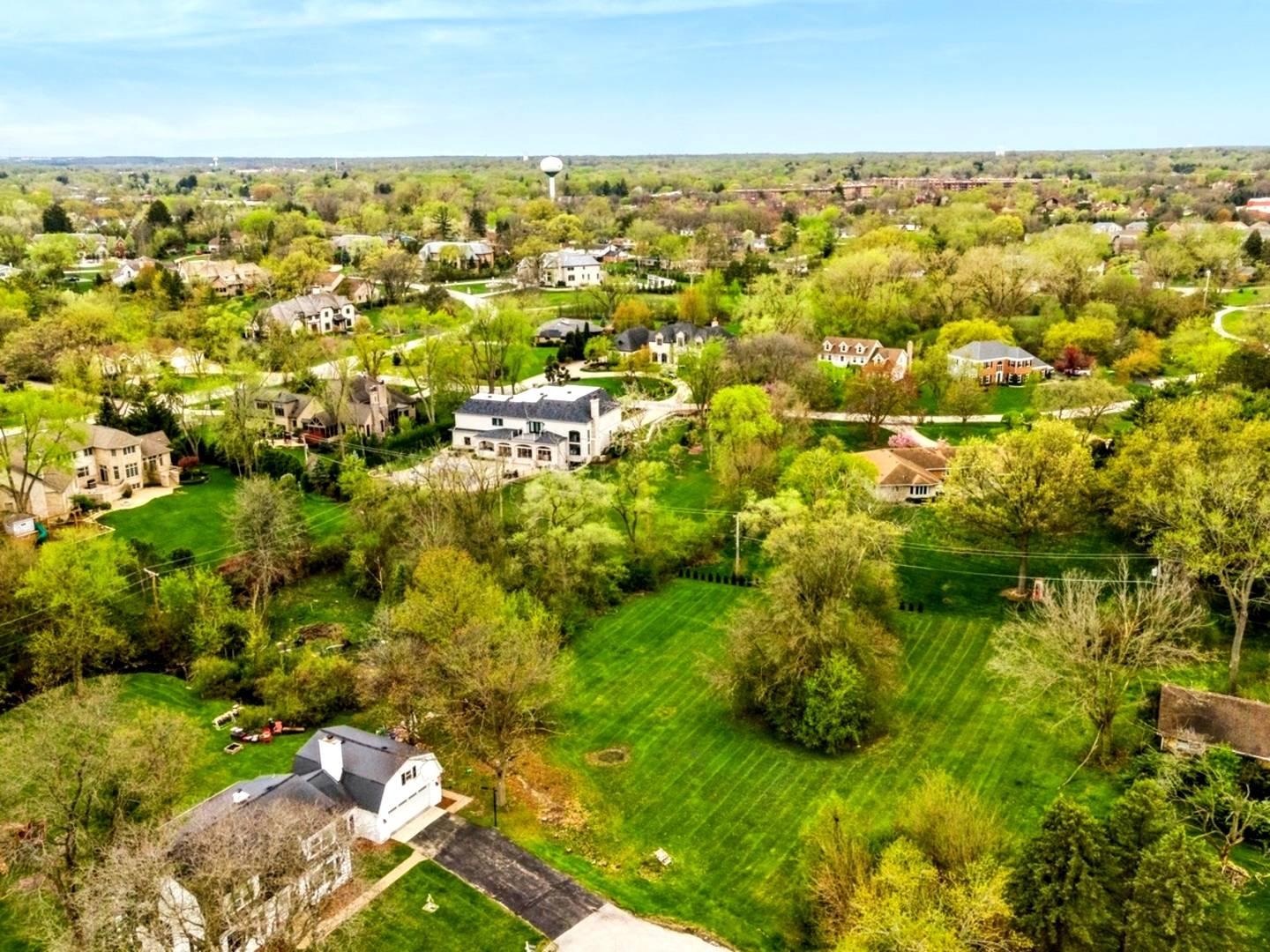 6420 Thurlow ST, Willowbrook, IL 60527