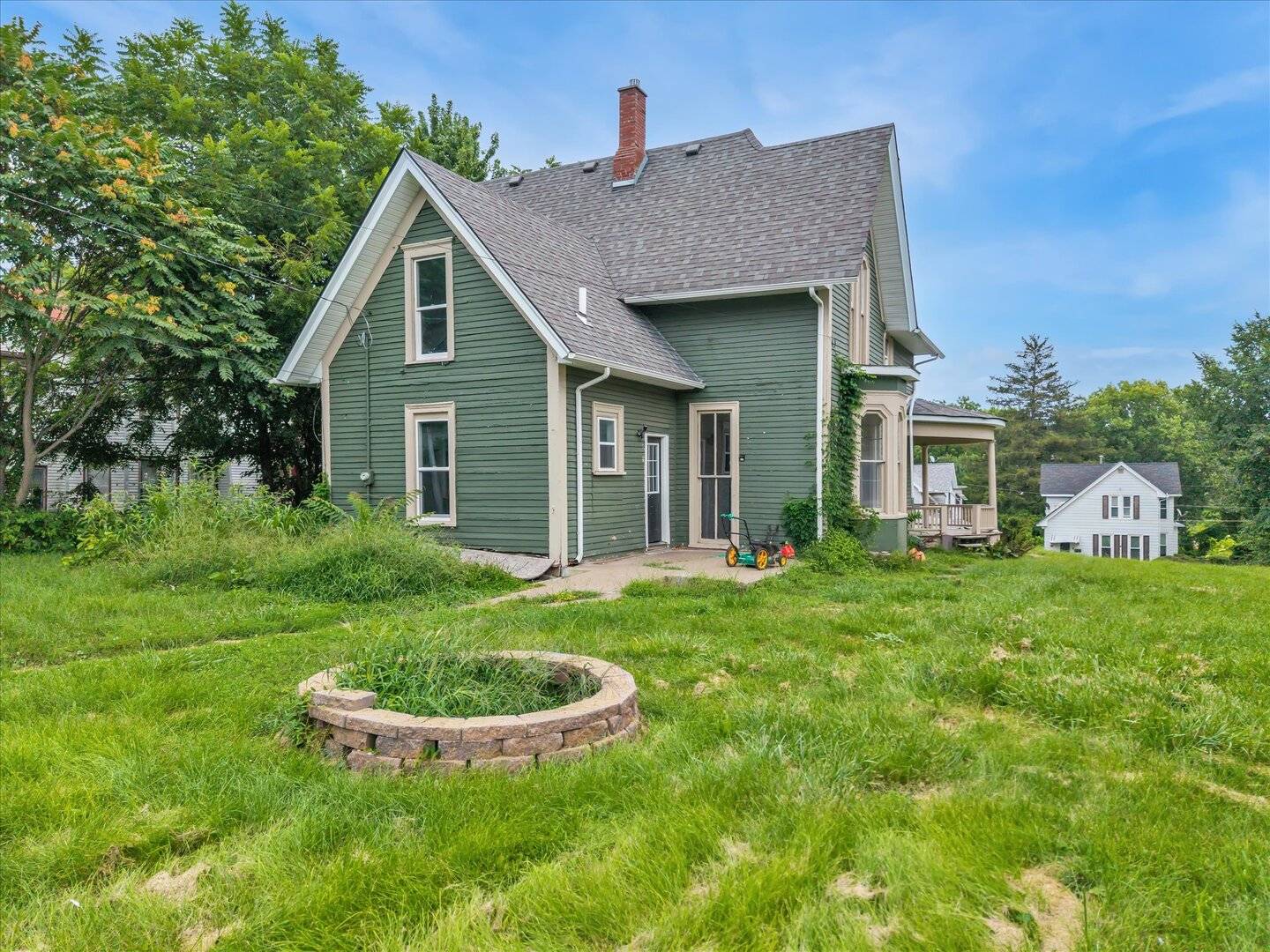 1210 TREMONT AVE, Davenport, IA 52803