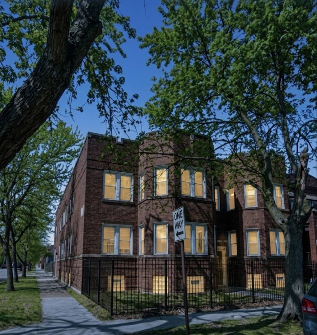 7356 S Eberhart AVE, Chicago, IL 60617