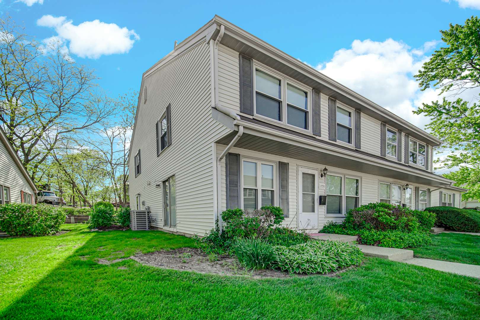 1793 Queensbury CIR #0, Hoffman Estates, IL 60169