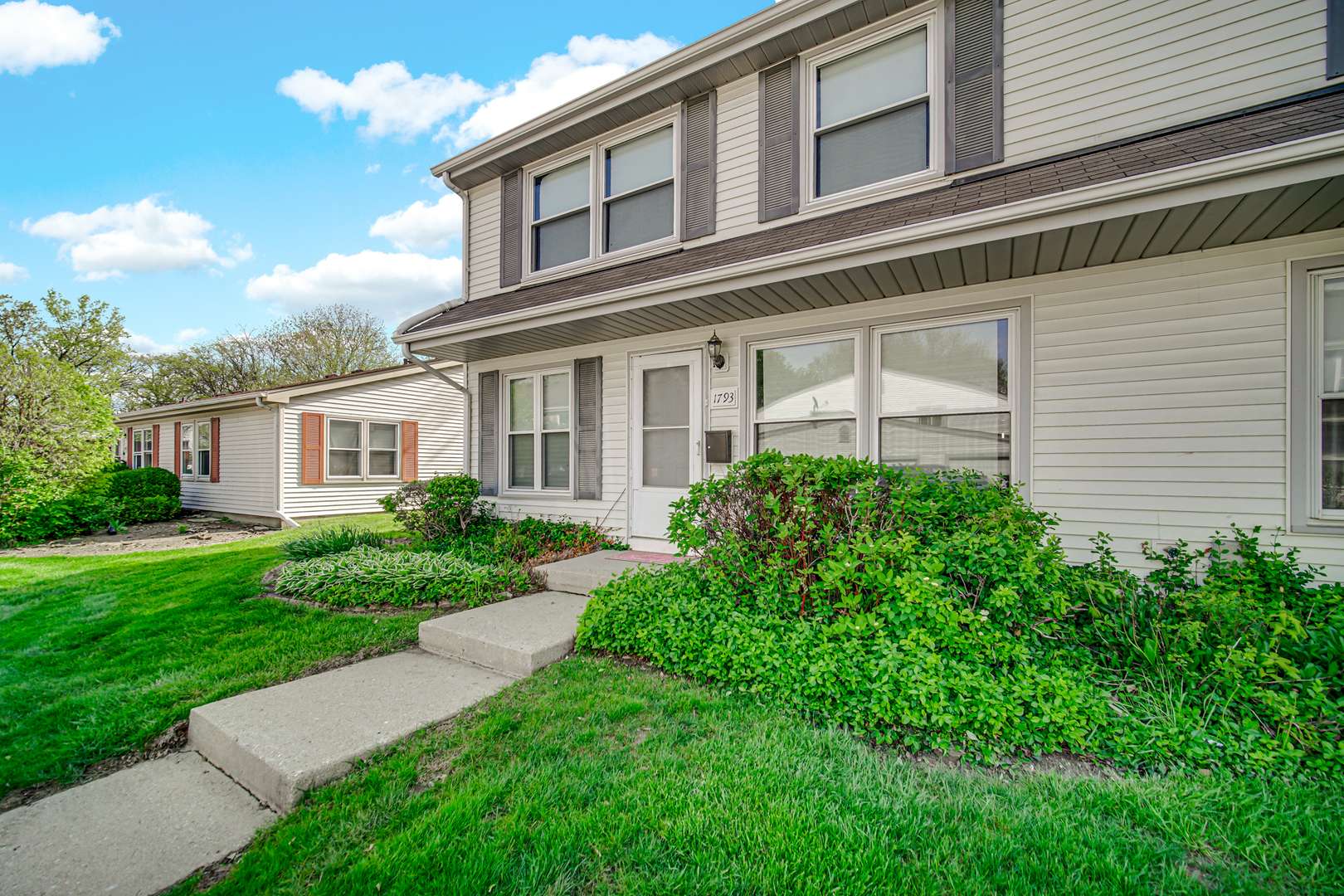 1793 Queensbury CIR #0, Hoffman Estates, IL 60169