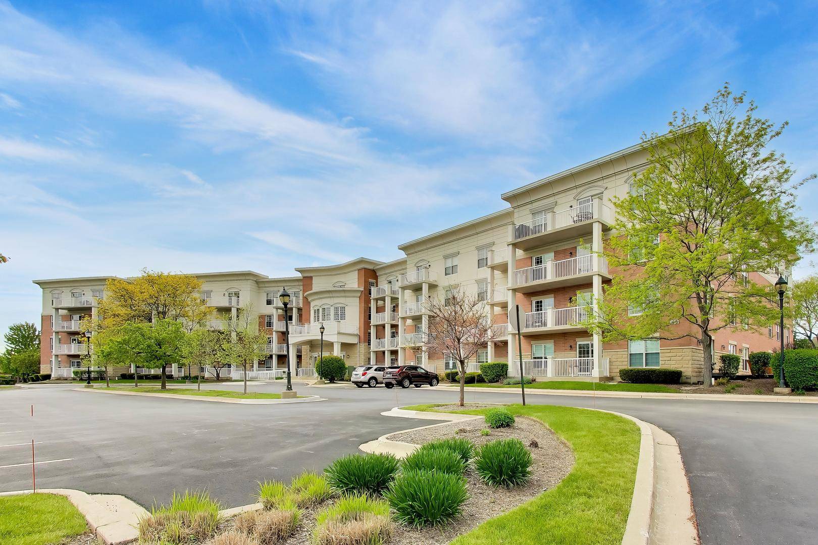 601 W Rand RD #201, Arlington Heights, IL 60004