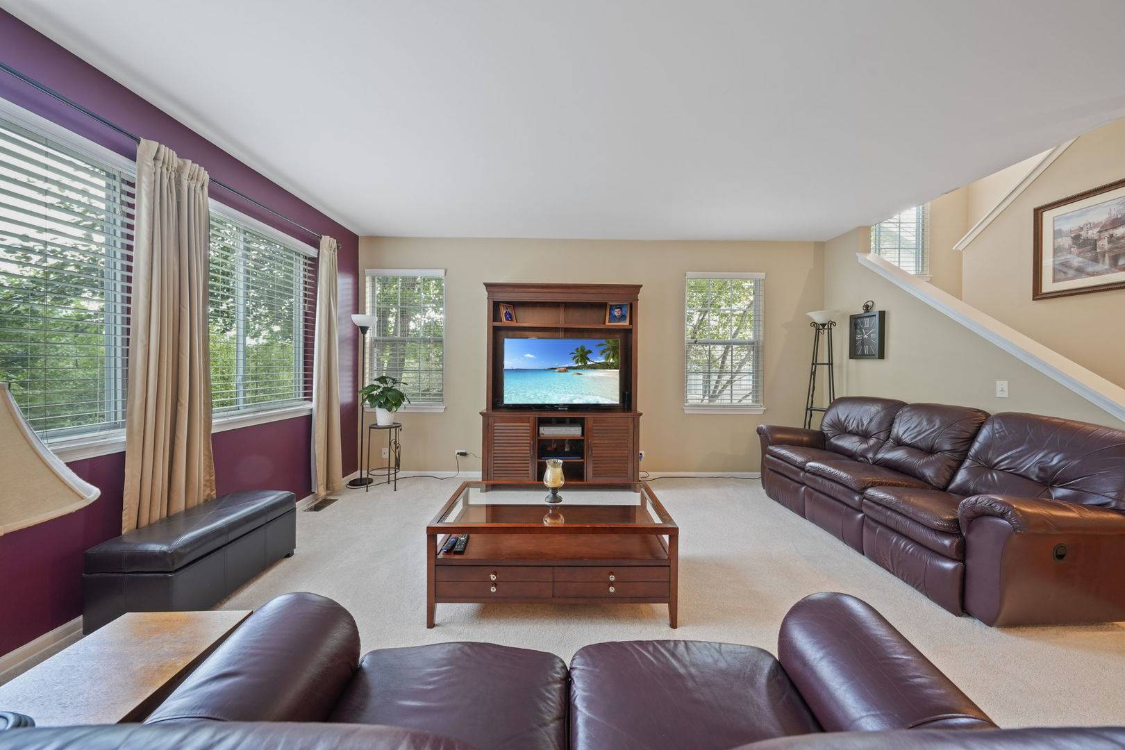 1498 Remington LN, Round Lake, IL 60073