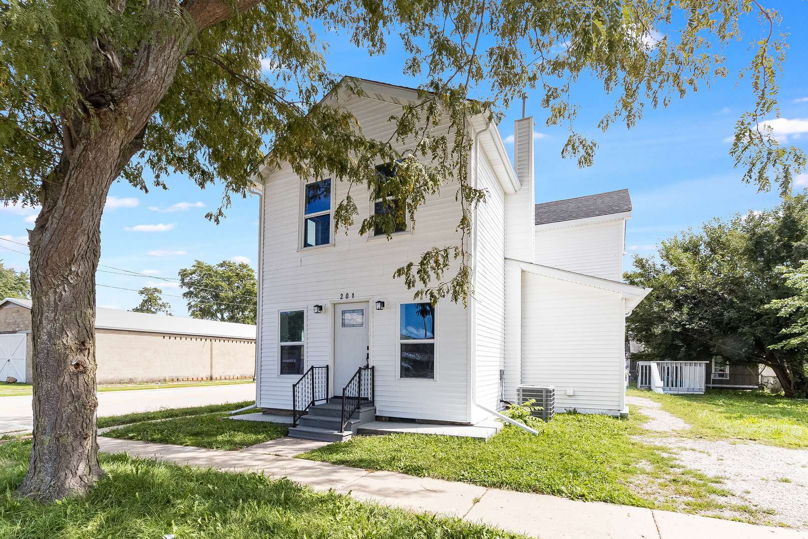 201 W John ST, Plano, IL 60545