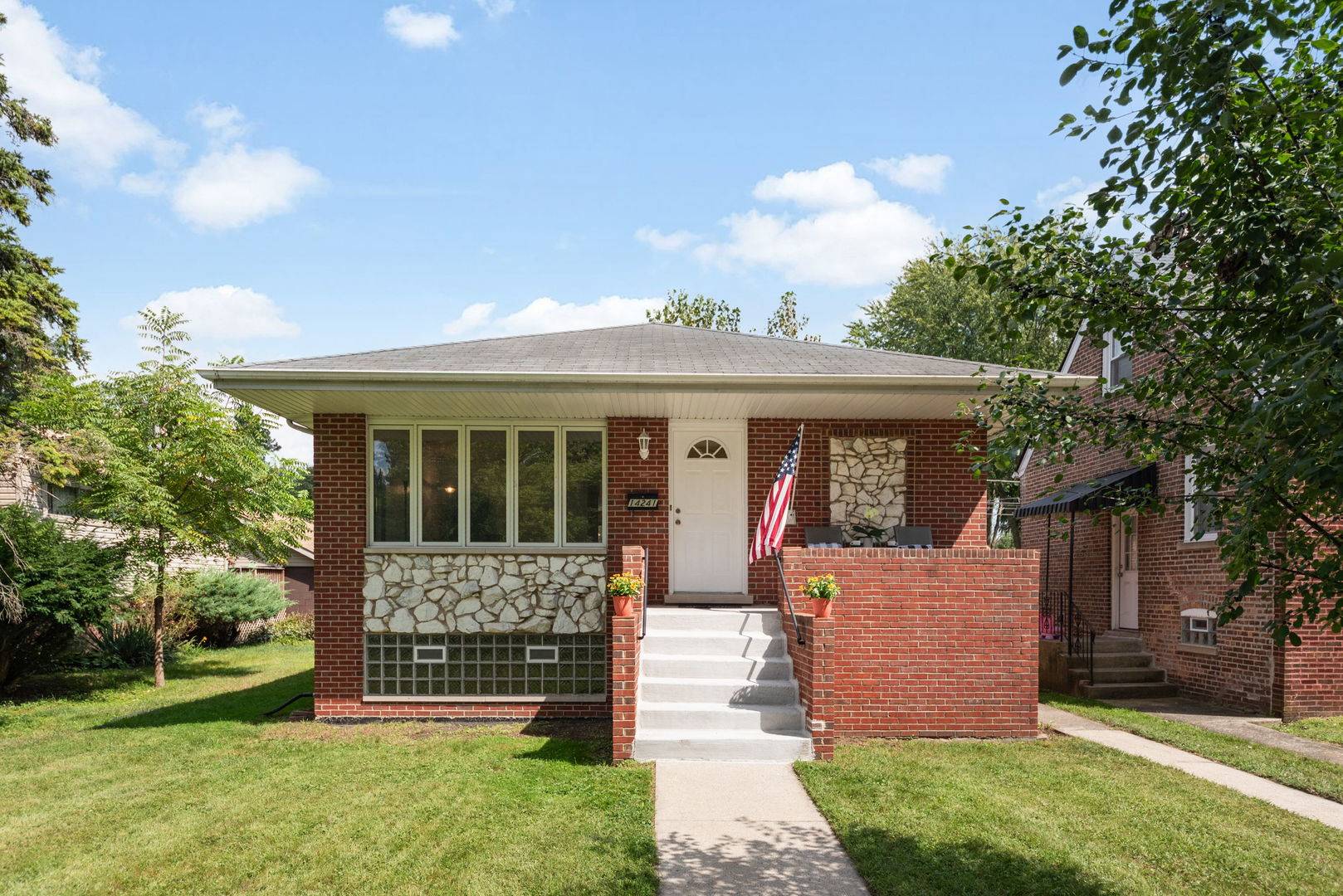 14241 S Mackinaw AVE, Burnham, IL 60633