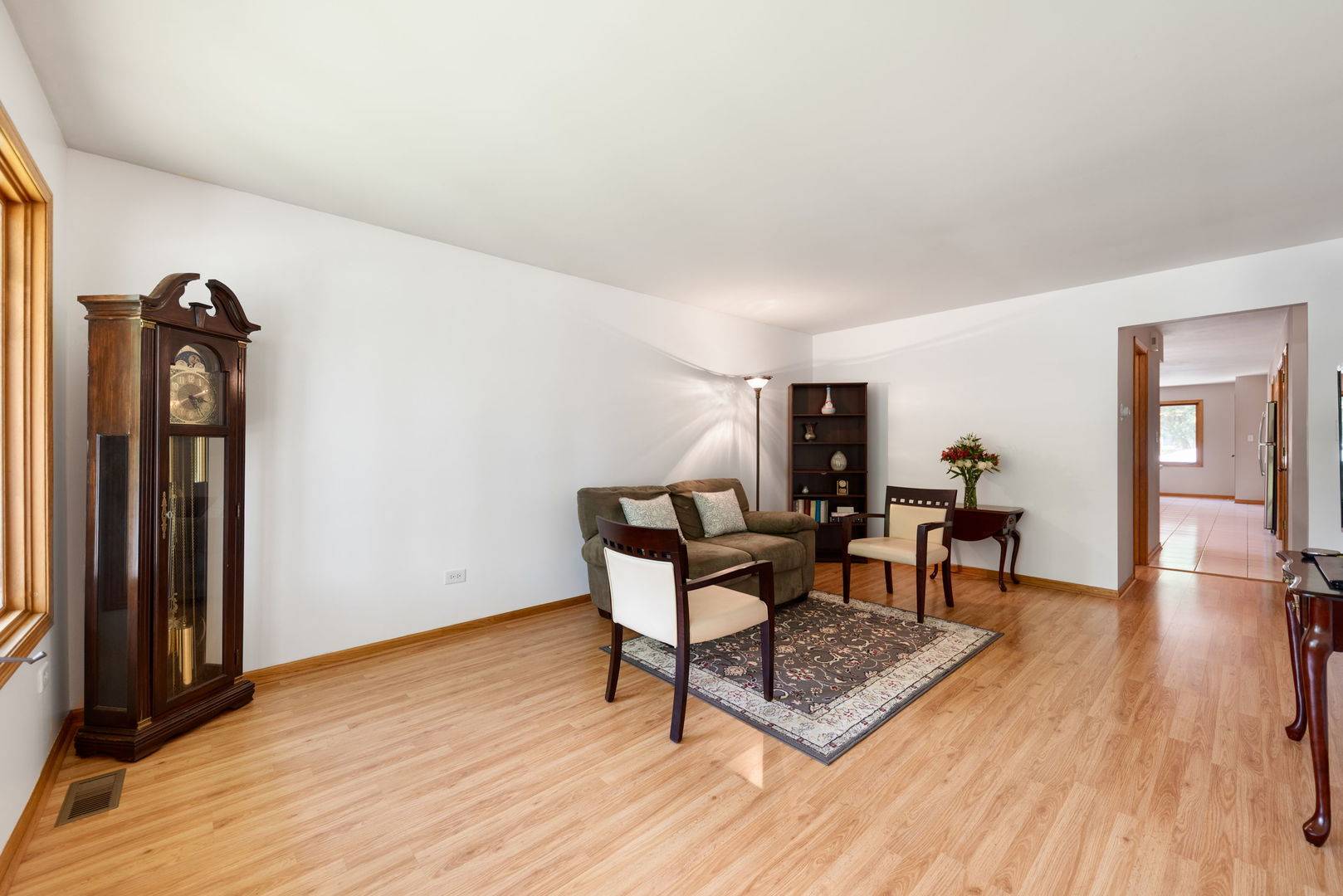 14241 S Mackinaw AVE, Burnham, IL 60633