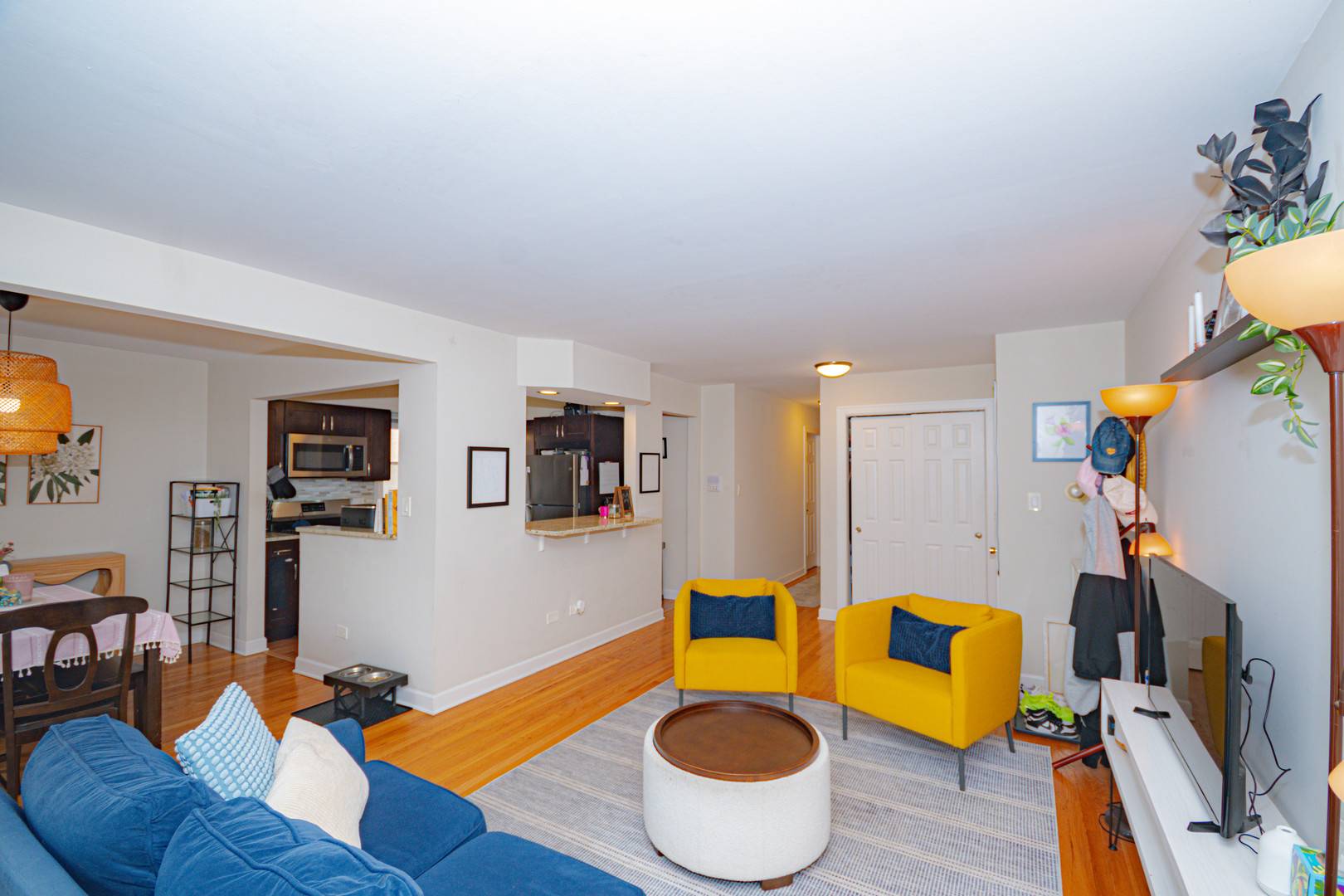 2724 W Berwyn AVE #2B, Chicago, IL 60625