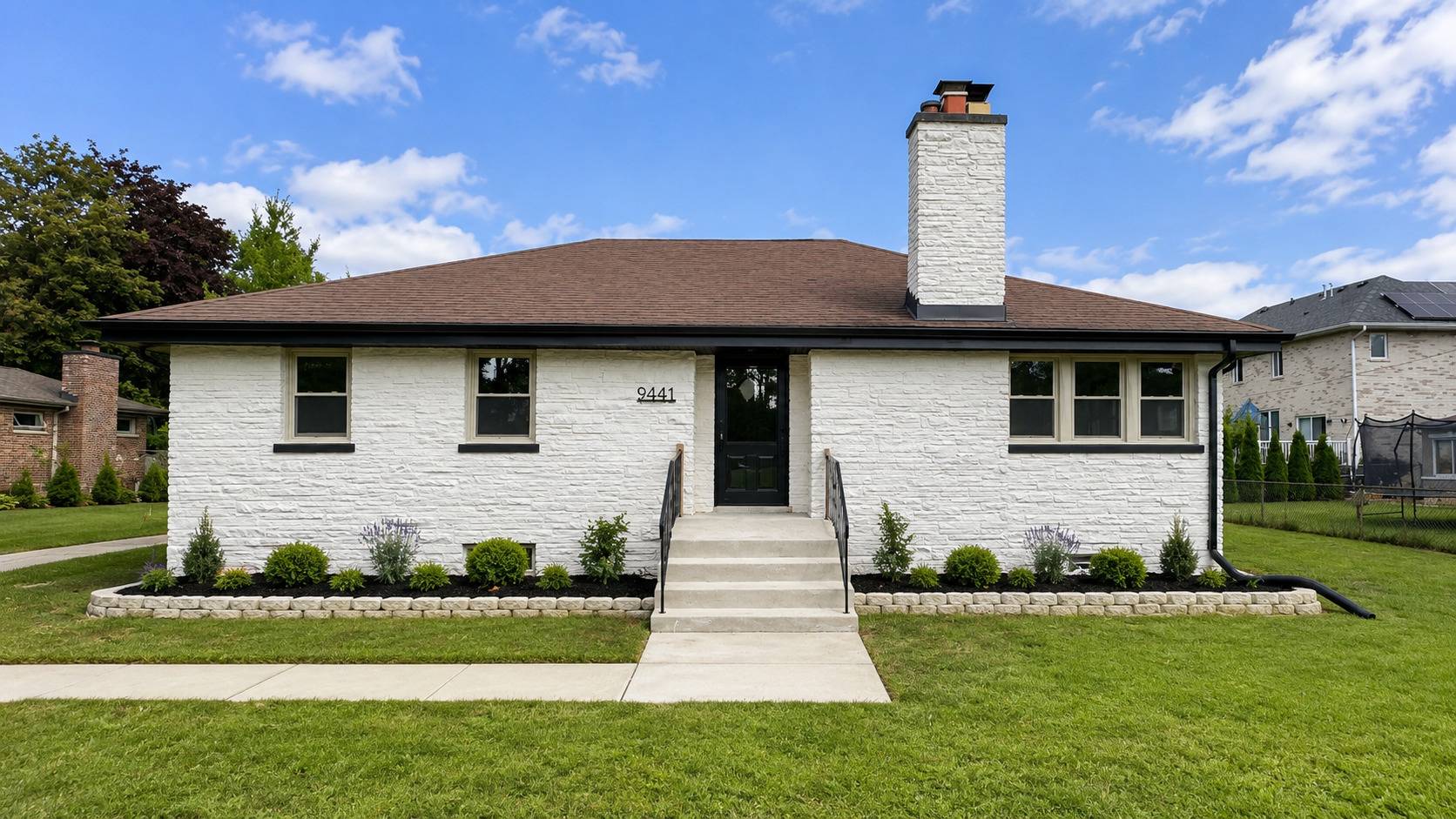 9441 Greenwood DR, Des Plaines, IL 60016