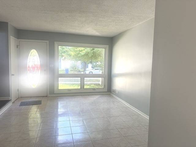 446 Washington PARK, Waukegan, IL 60085