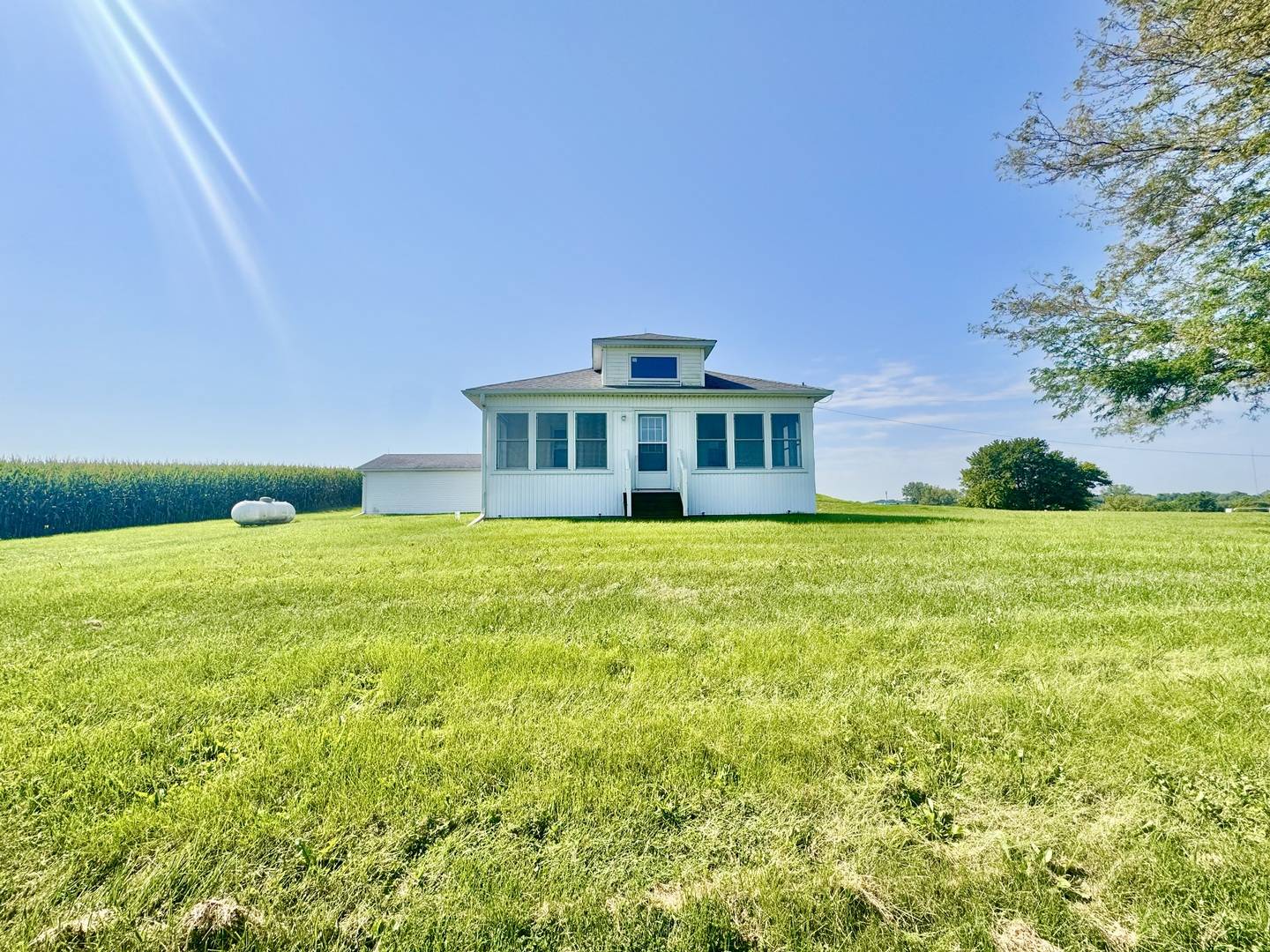 2531 115th AVE, Viola, IL 61486