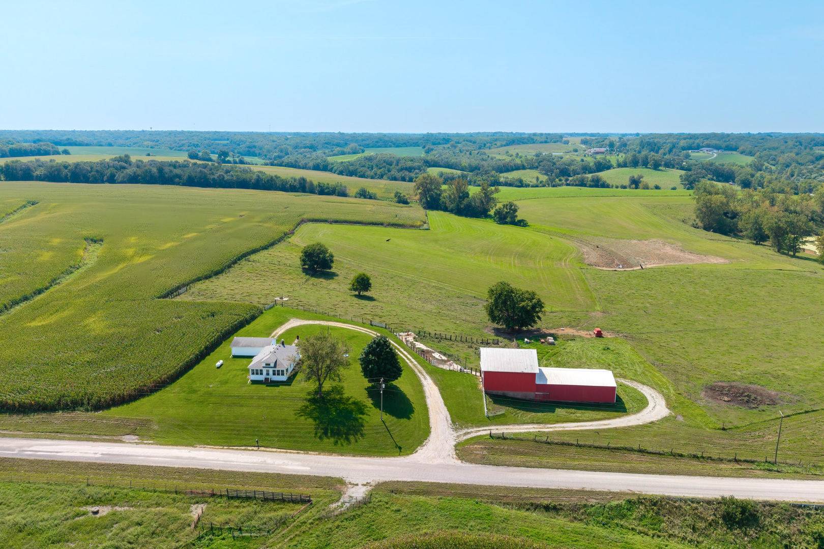 2531 115th AVE, Viola, IL 61486