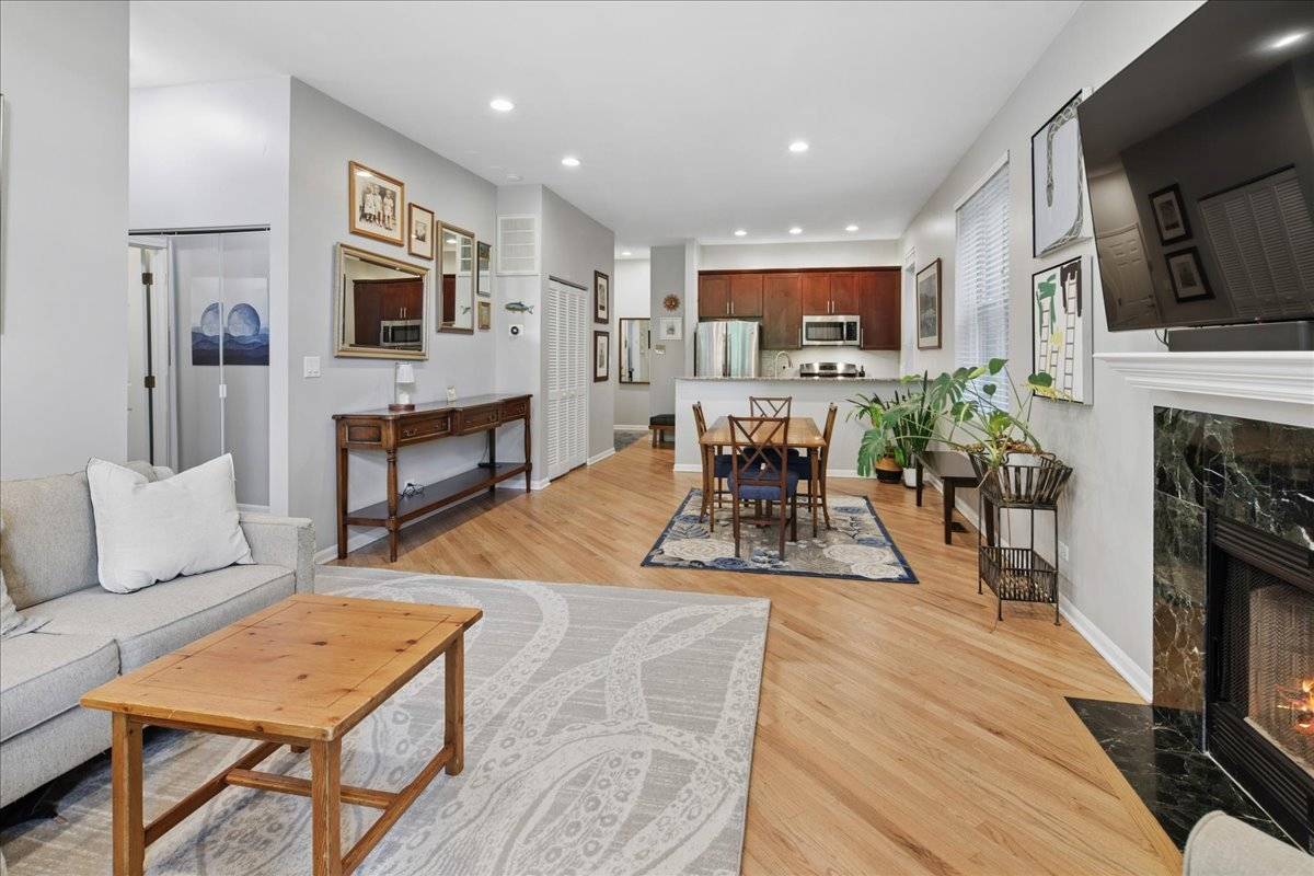1464 W Grace ST #2F, Chicago, IL 60613