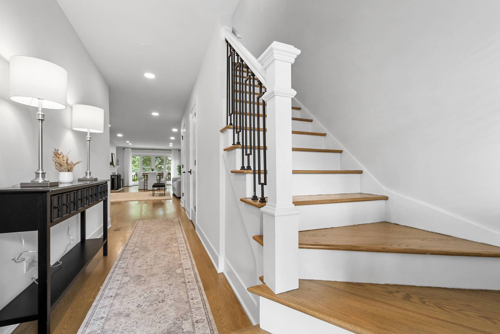 11145 Indian Woods DR, Indian Head Park, IL 60525