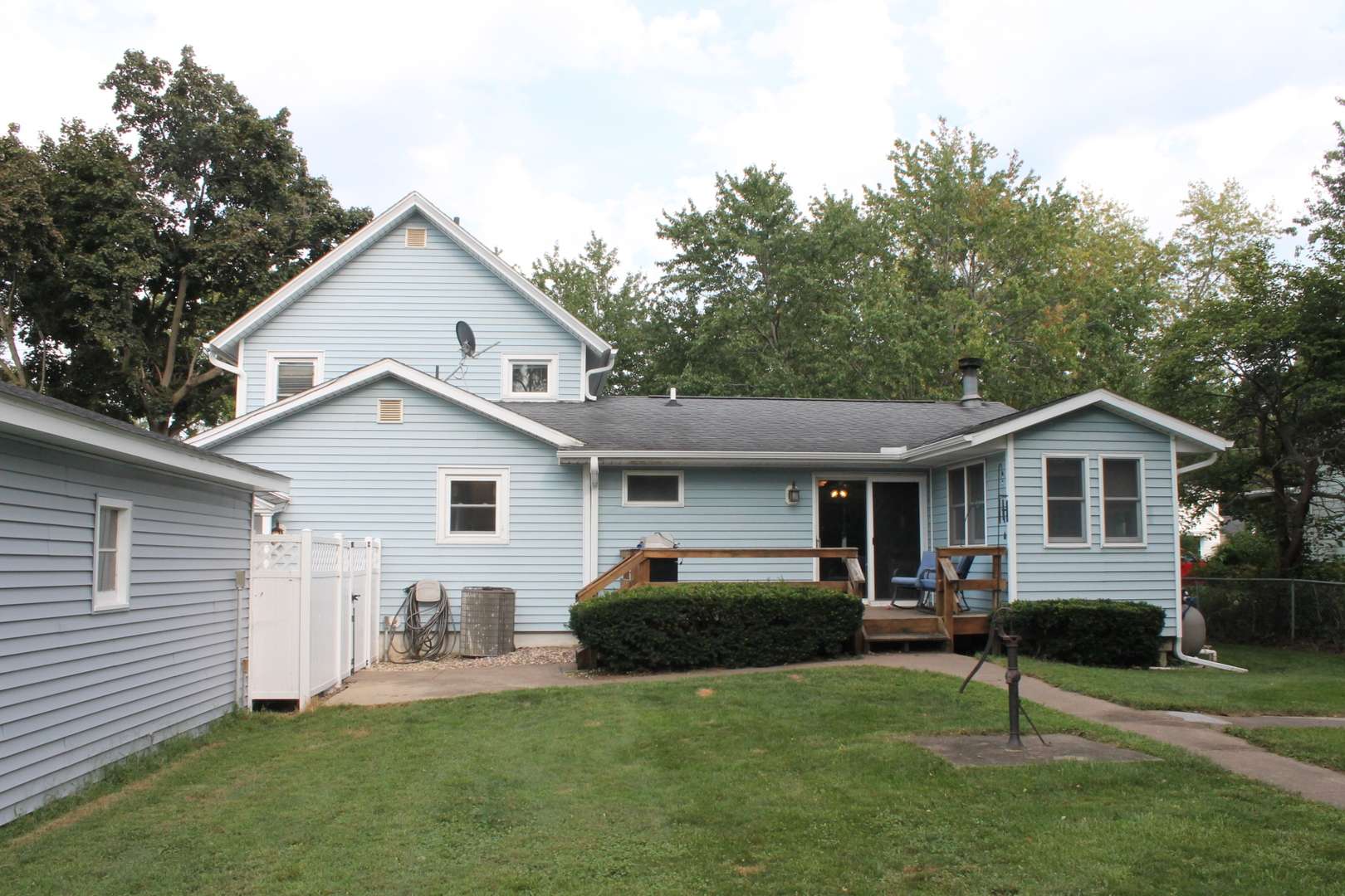 235 S Stewart ST, Geneseo, IL 61254
