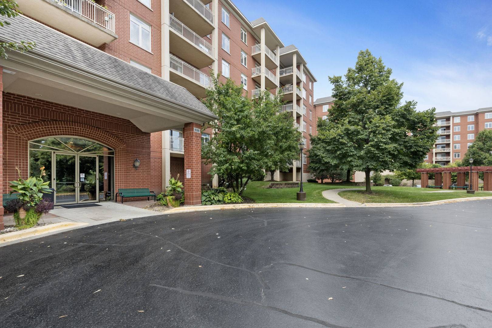 8300 Callie AVE #601, Morton Grove, IL 60053