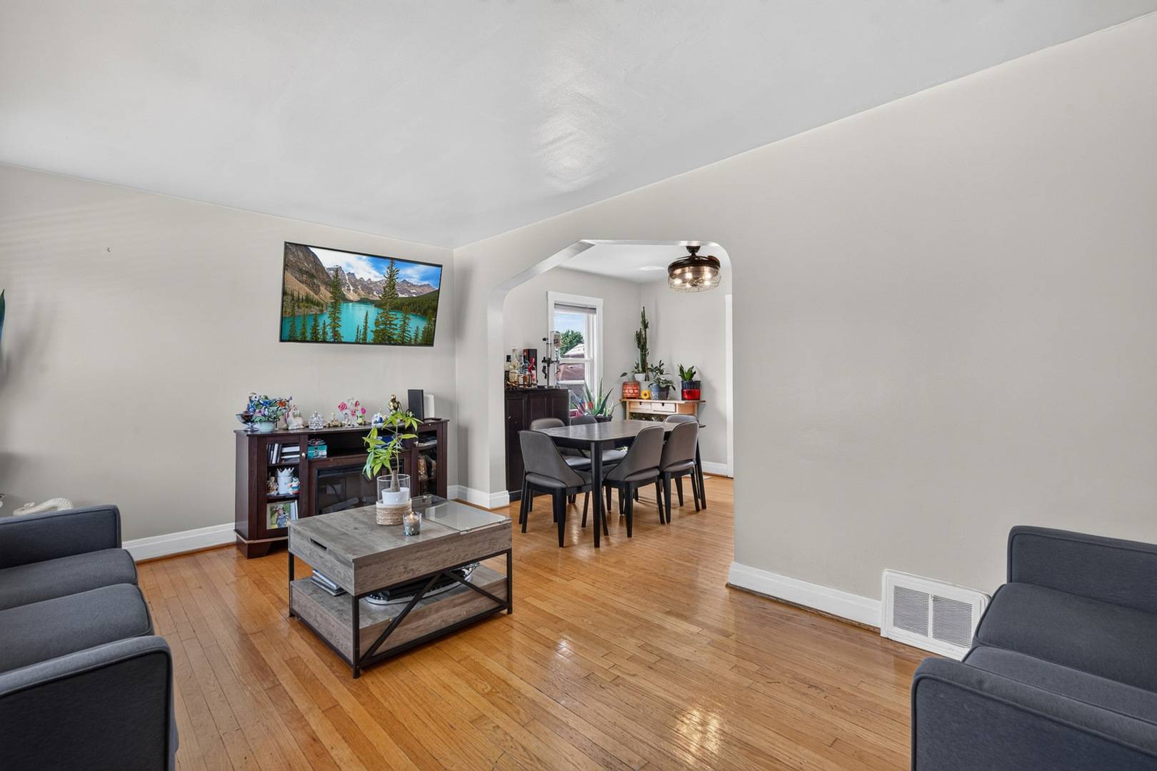 3128 Ernst ST, Franklin Park, IL 60131