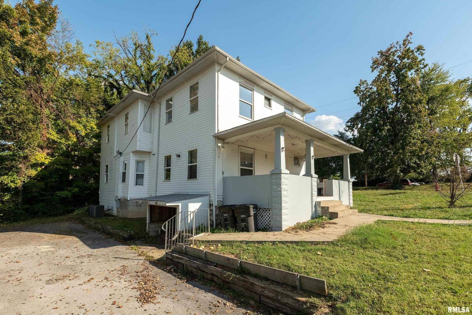 609 S Poplar ST, Carbondale, IL 62901
