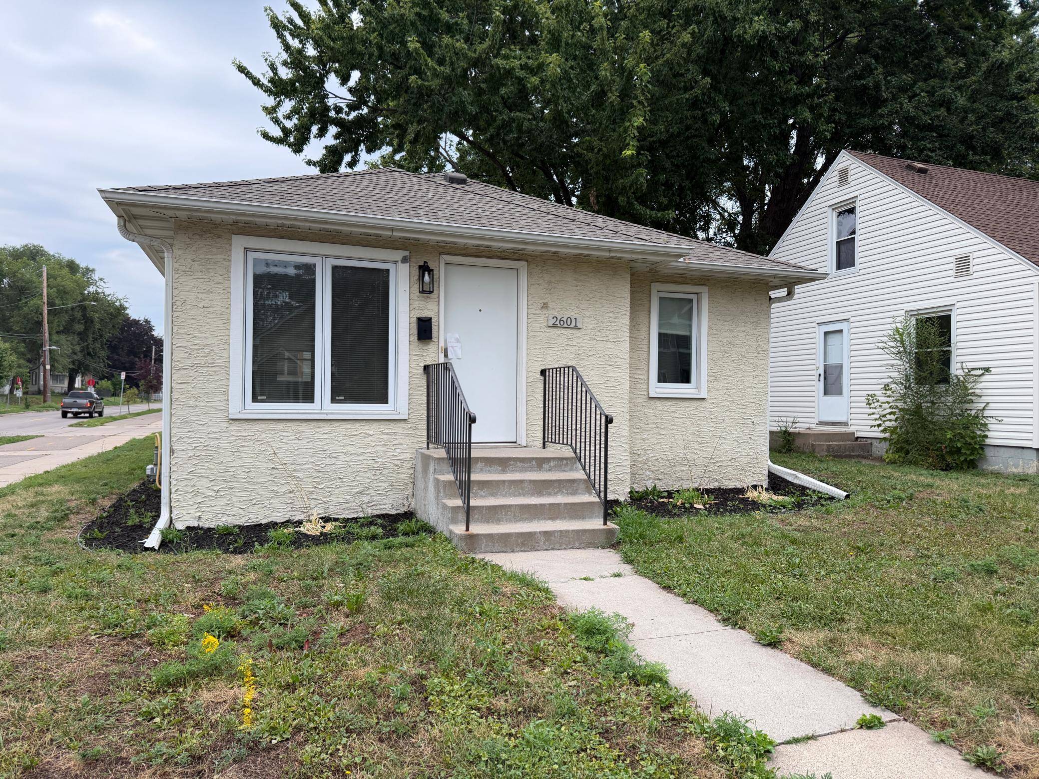 2601 Girard AVE N, Minneapolis, MN 55411