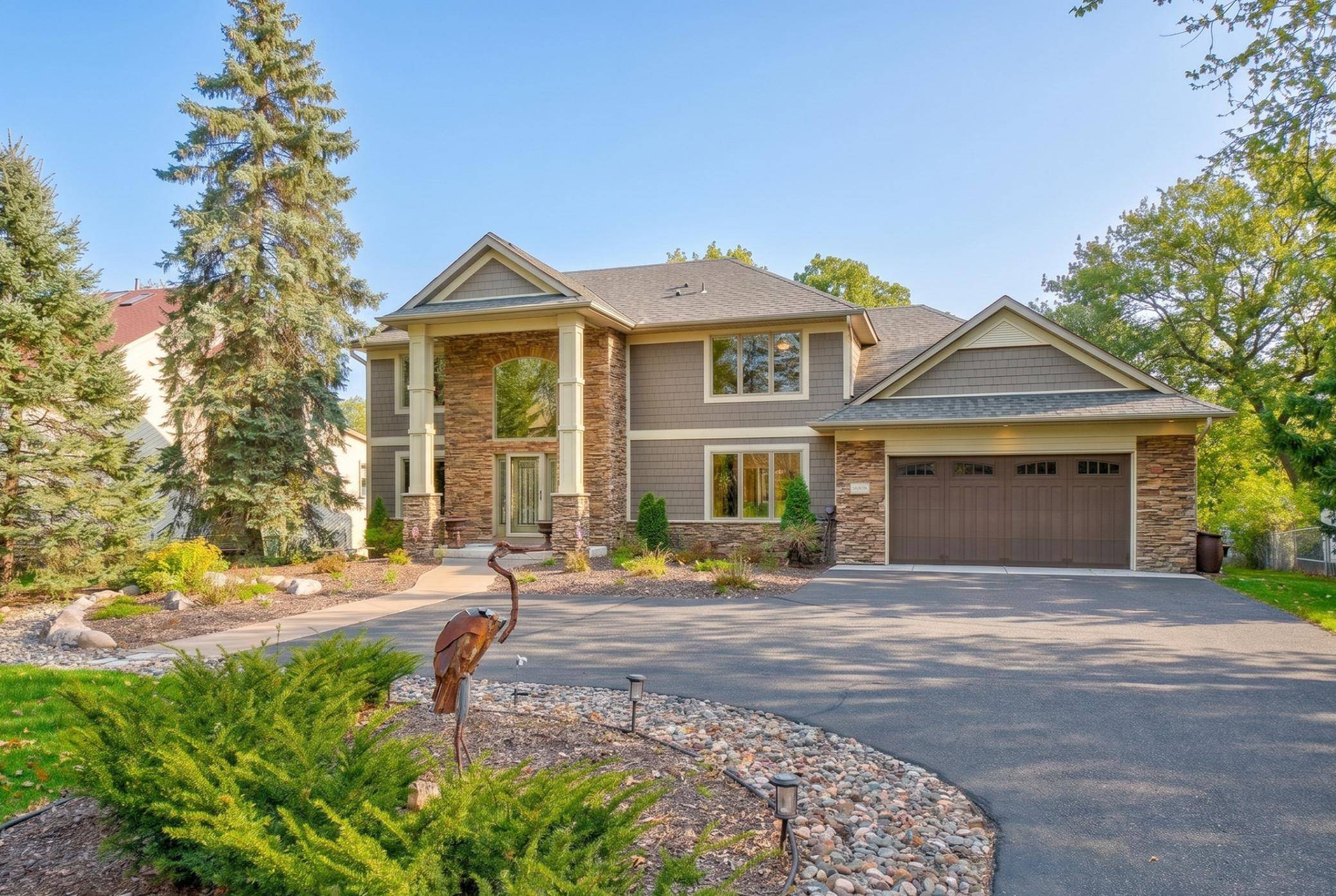 5256 Oxford ST N, Shoreview, MN 55126