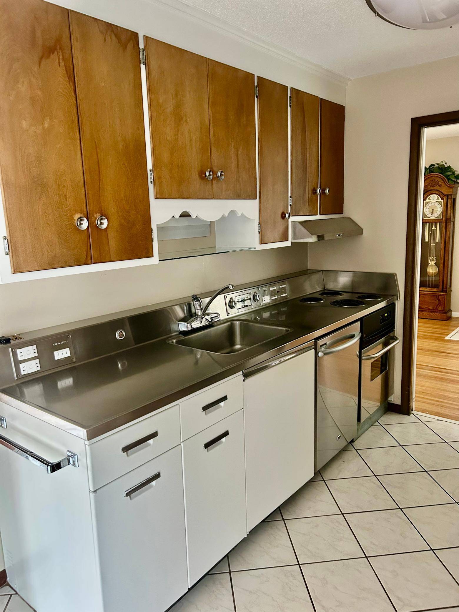 7244 Clinton AVE, Richfield, MN 55423