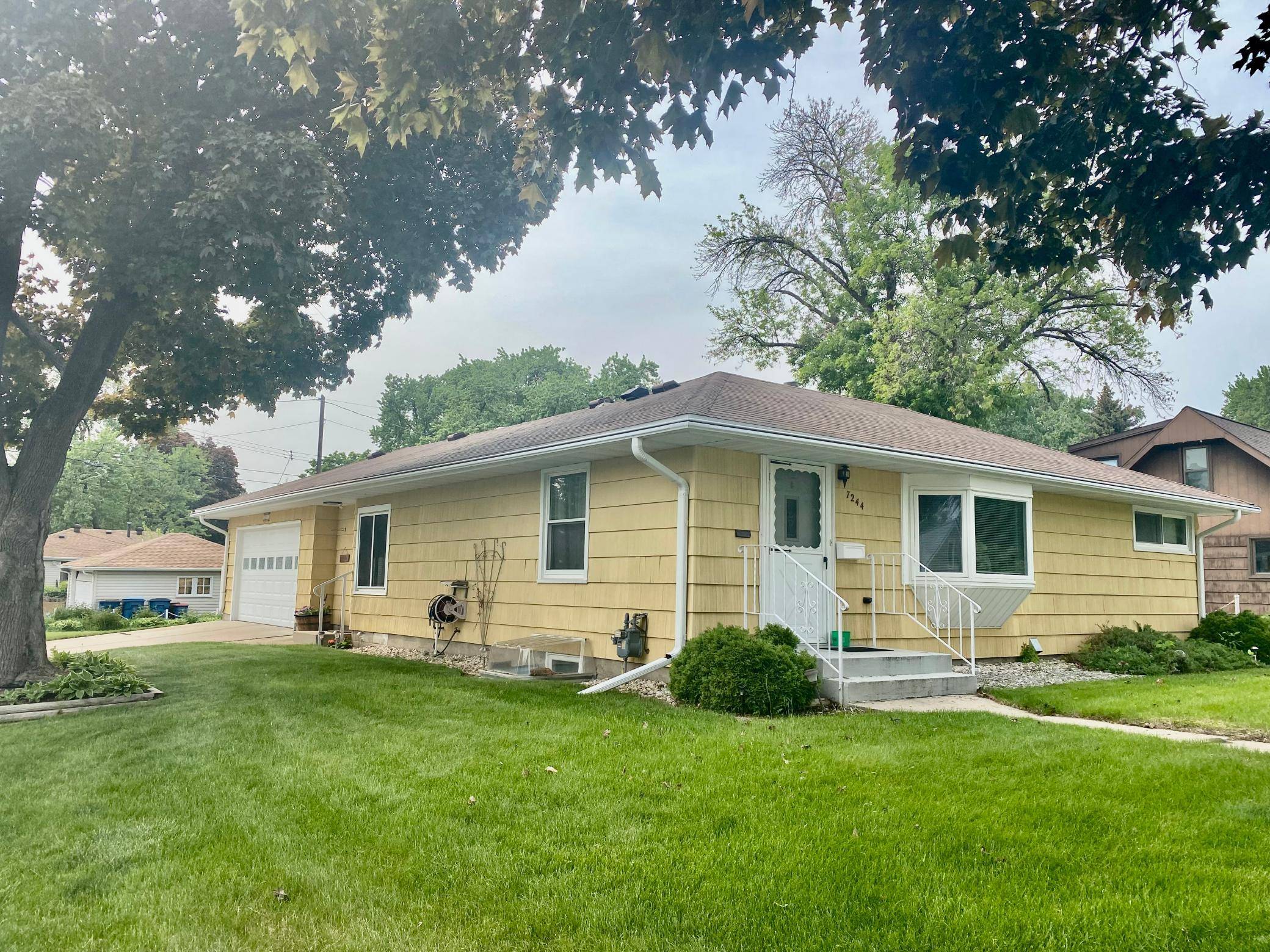 7244 Clinton AVE, Richfield, MN 55423