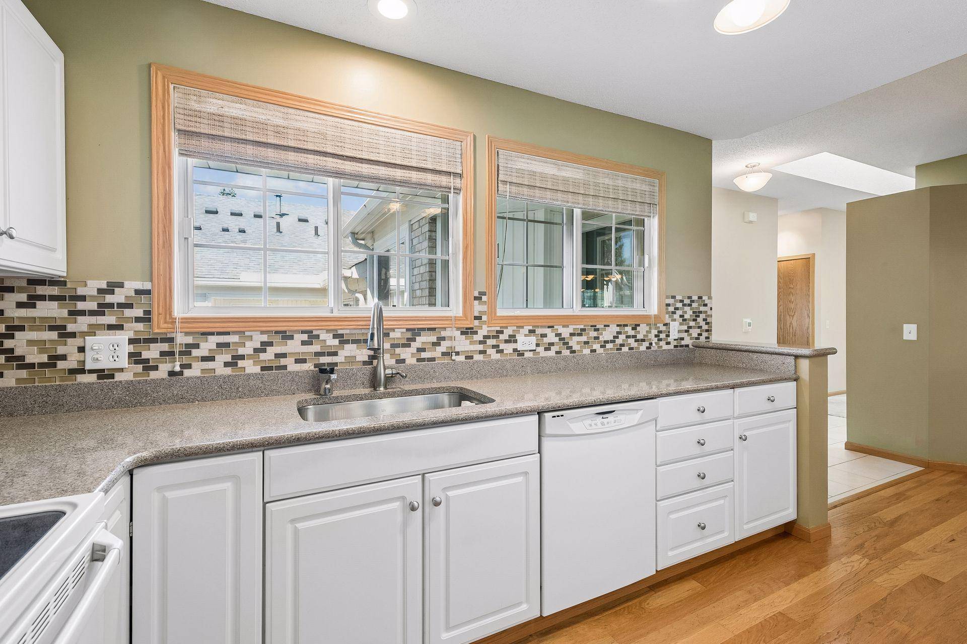 10811 Lexington DR, Eden Prairie, MN 55344
