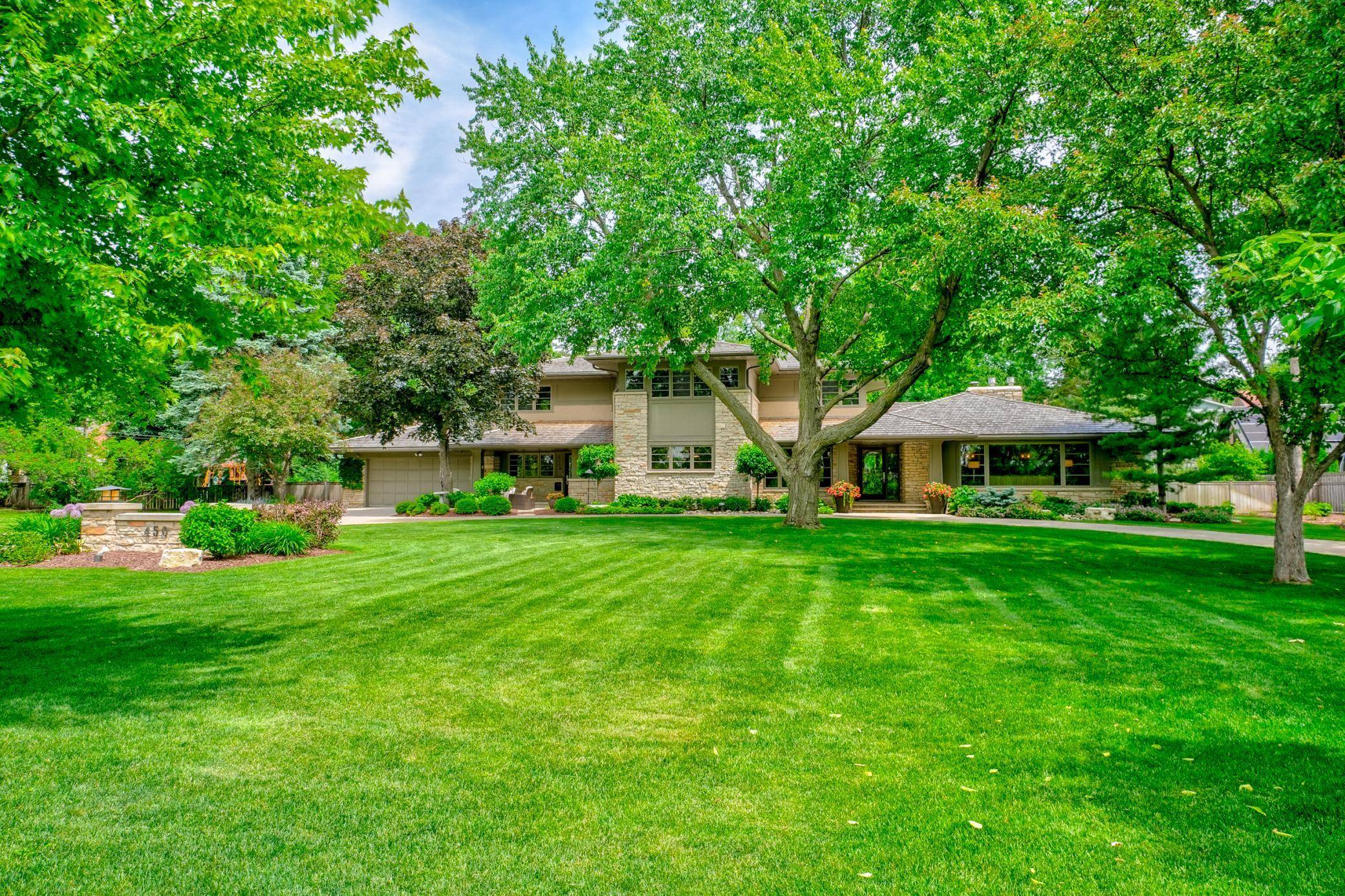 450 Mississippi River BLVD S, Saint Paul, MN 55105