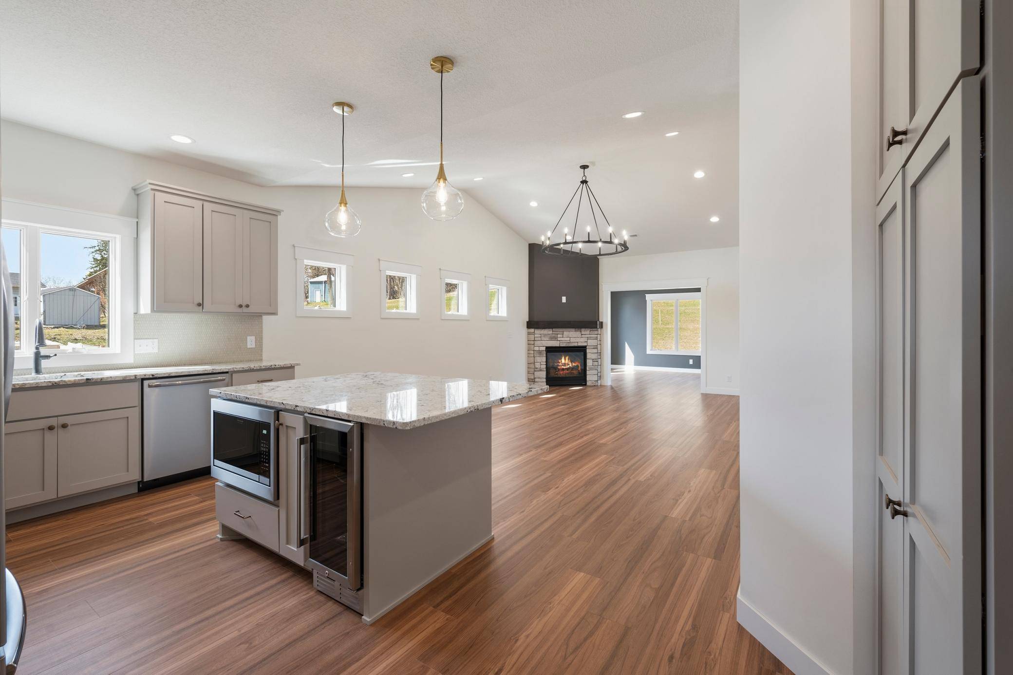 1091 Legend LN, River Falls, WI 54022