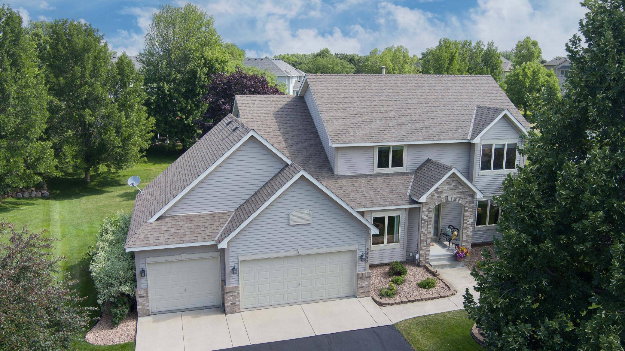3895 Arlington DR, Woodbury, MN 55129