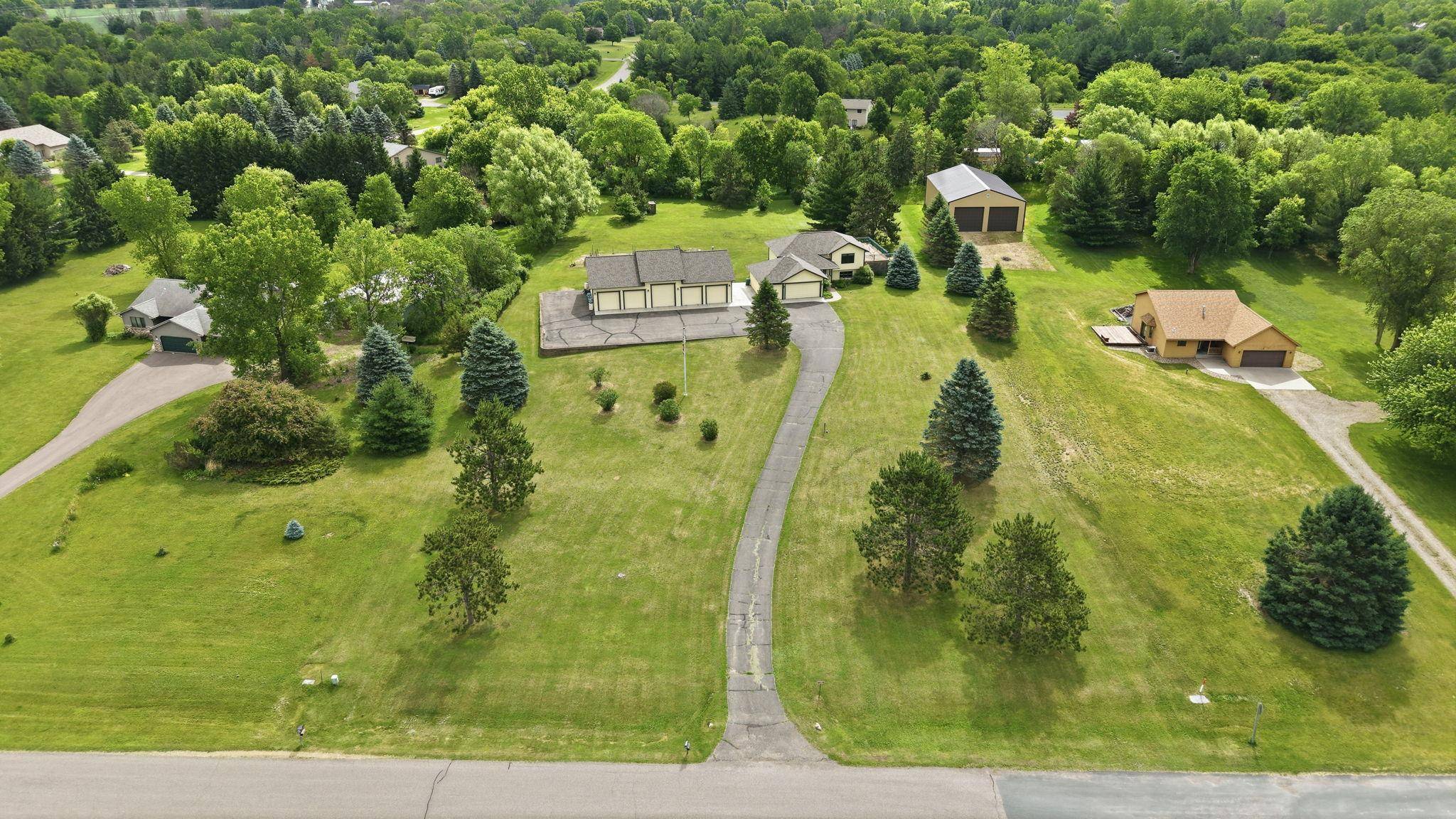 483 Prairie LN, Hudson, WI 54016