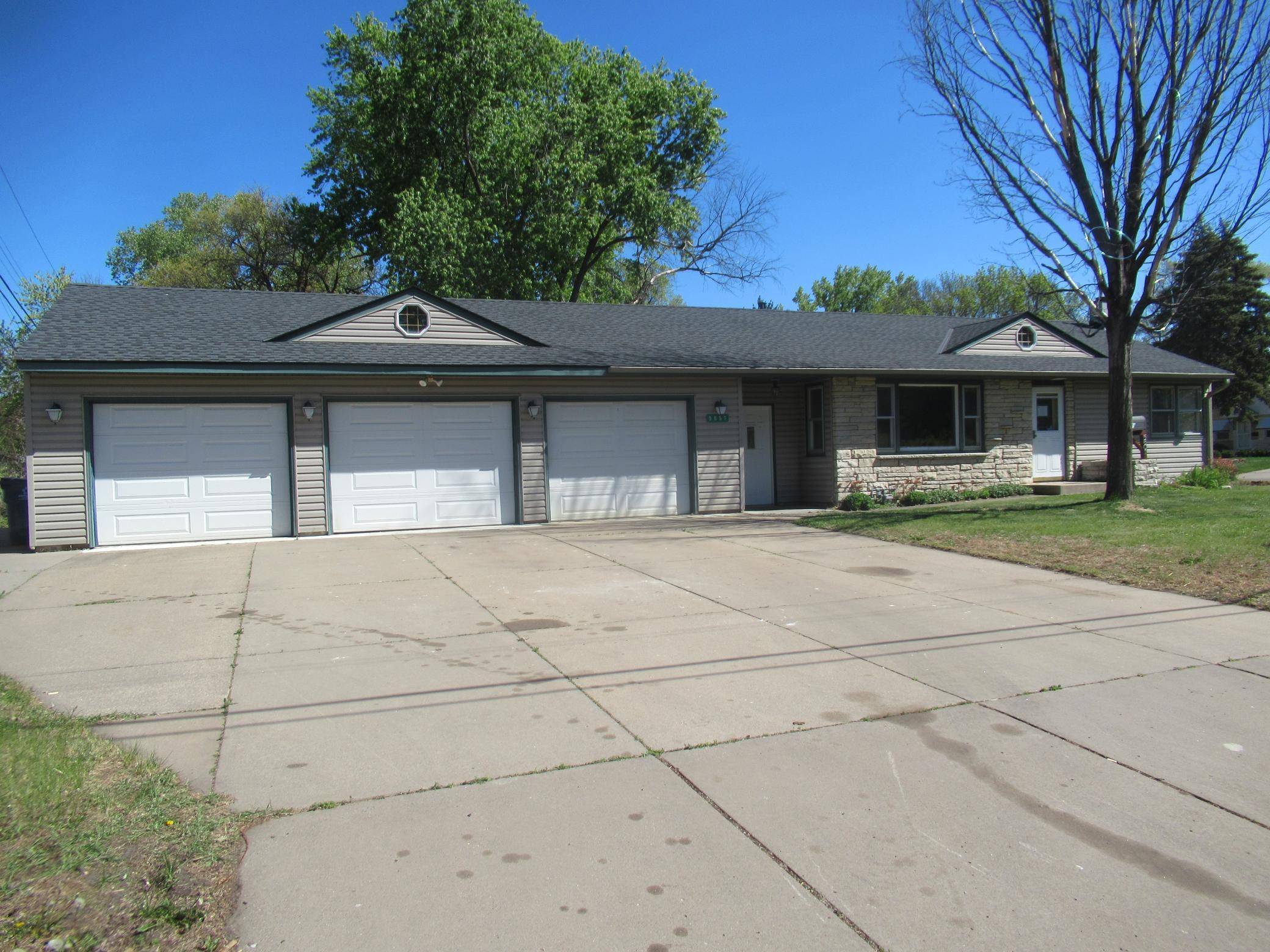 5601 Aldrich AVE N, Brooklyn Center, MN 55430