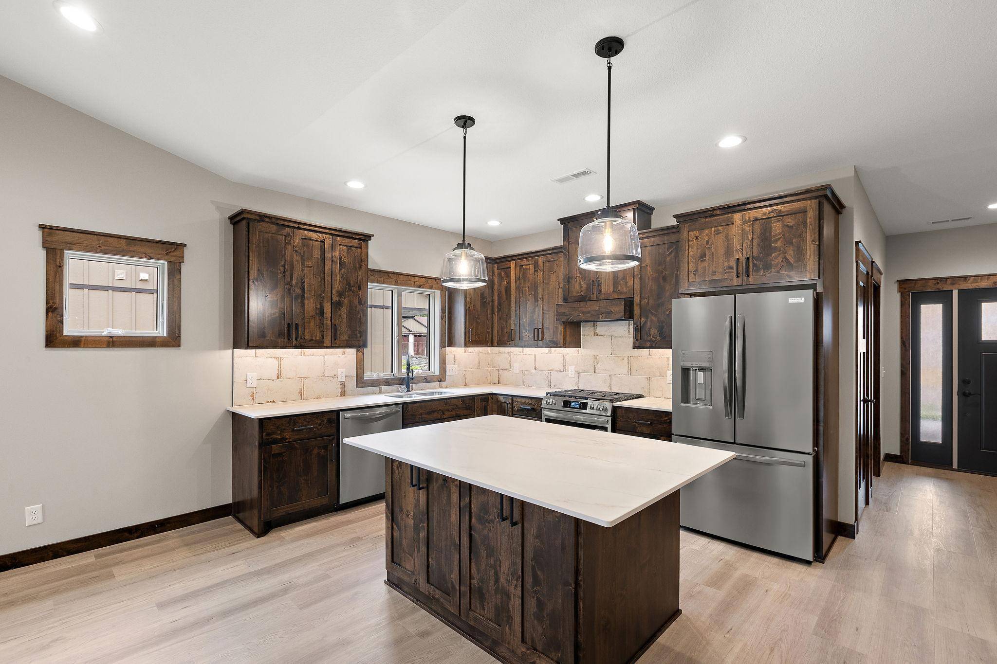 1043 Legend LN, River Falls, WI 54022
