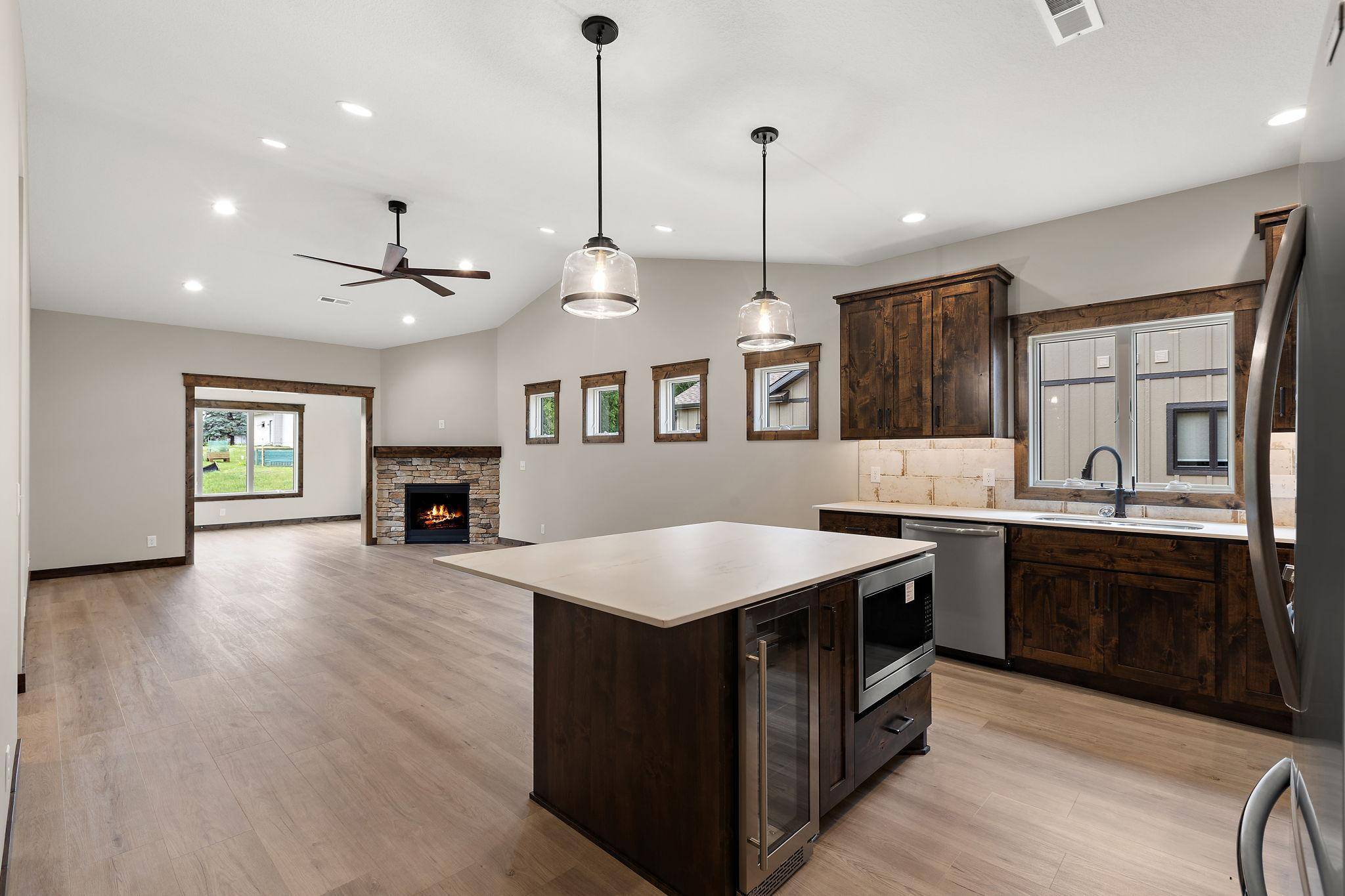 1043 Legend LN, River Falls, WI 54022
