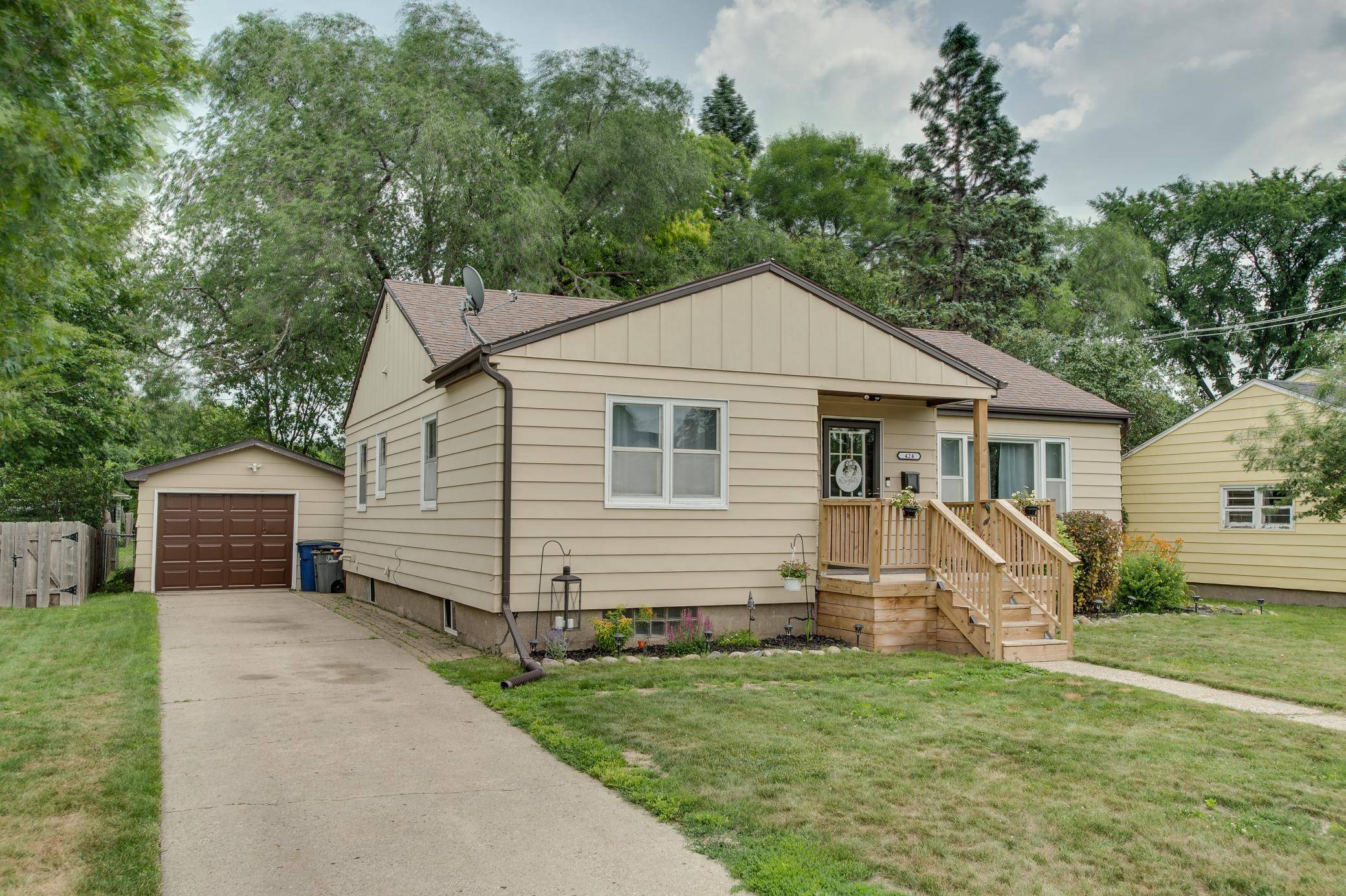 424 15th ST S, Moorhead, MN 56560