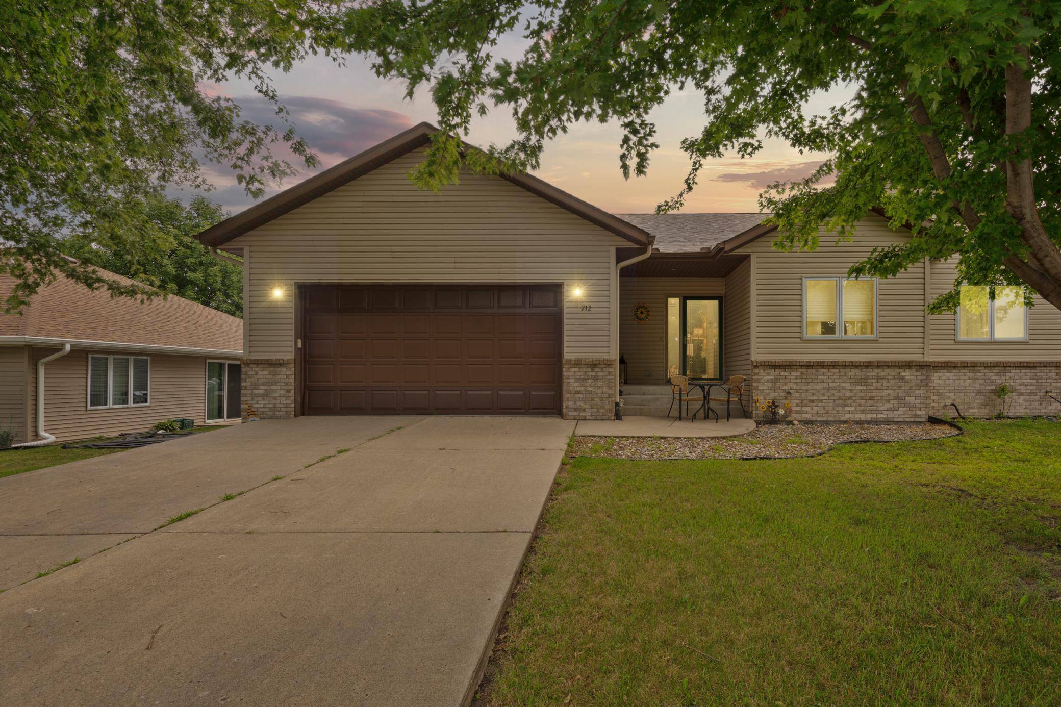 712 W Main ST, Arlington, MN 55307
