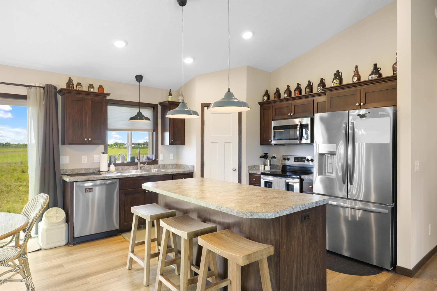 4124 Eaton CIR NE, Monticello, MN 55362