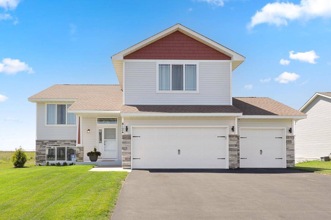 4124 Eaton CIR NE, Monticello, MN 55362