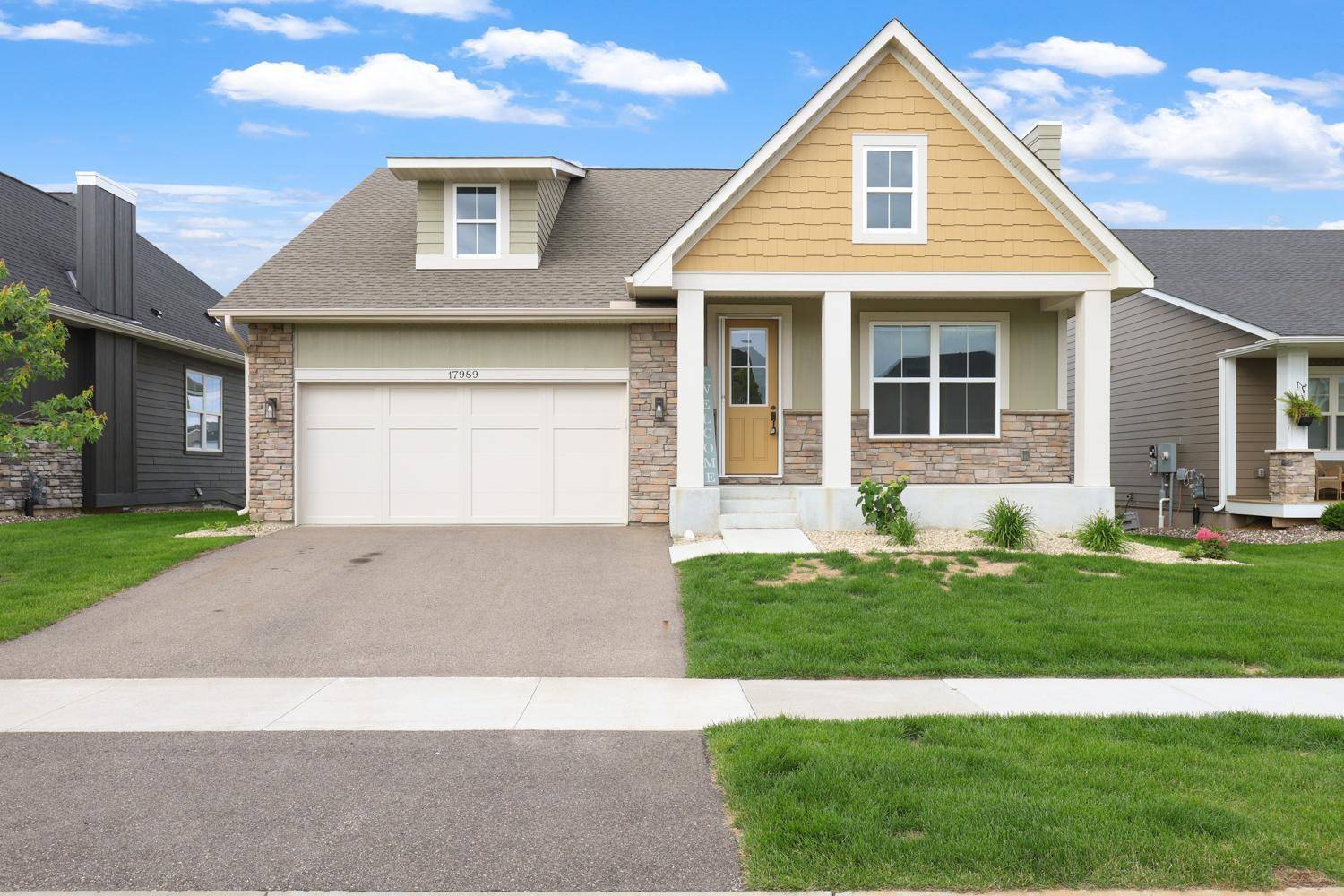 17989 Gresford LN, Lakeville, MN 55044