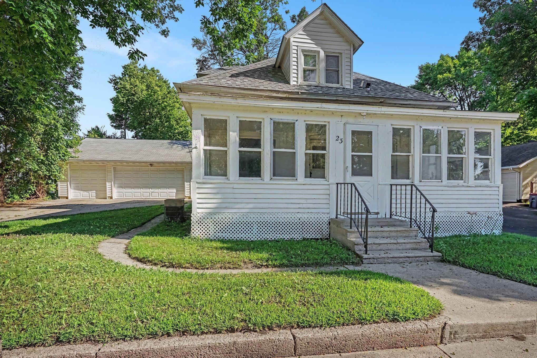 23 Main ST E, Morristown, MN 55052