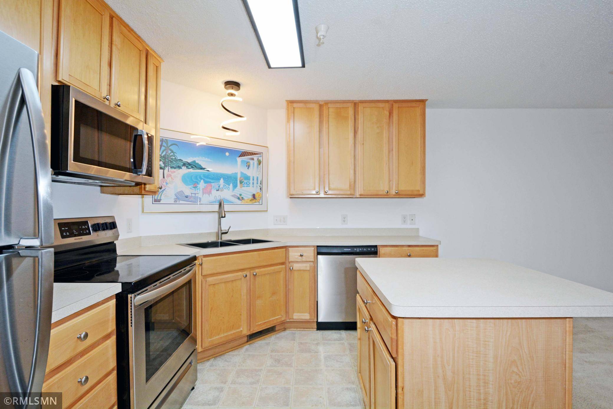 17565 69th PL N, Maple Grove, MN 55311