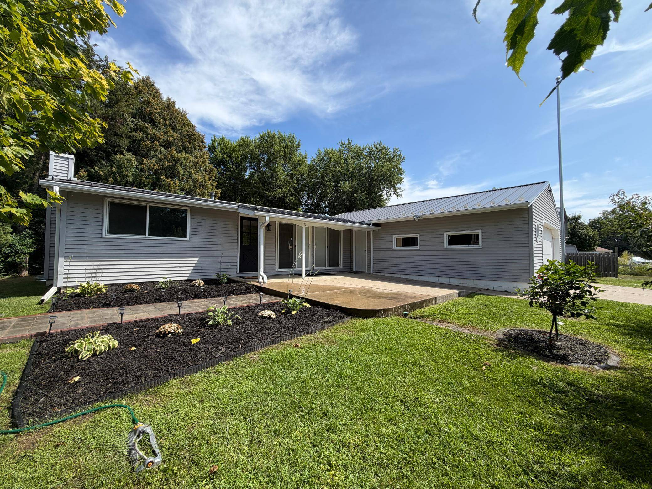 199 Hillwood DR, Lake City, MN 55041