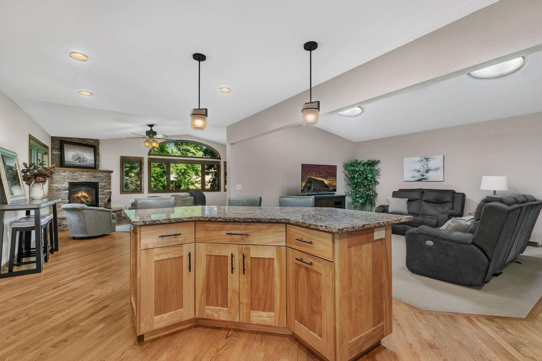 107 Craig LN, Monticello, MN 55362
