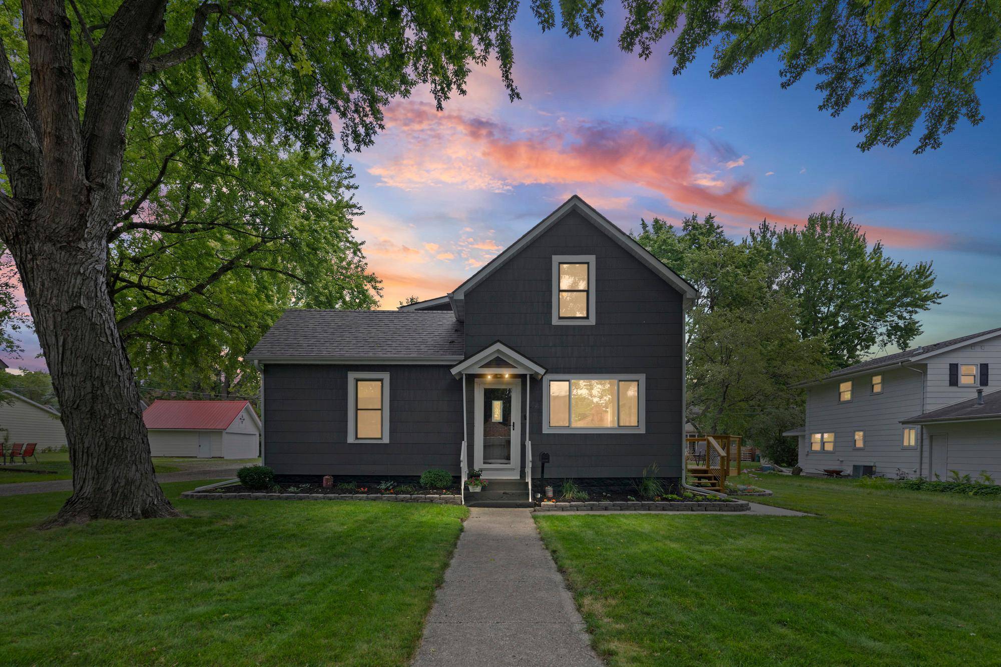 1416 Ford AVE N, Glencoe, MN 55336