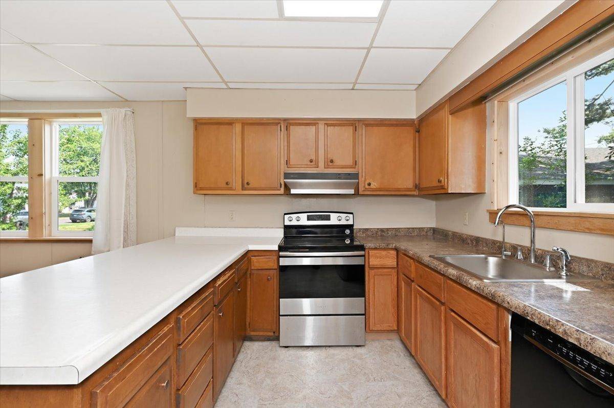 814 N 20th ST, Superior, WI 54880