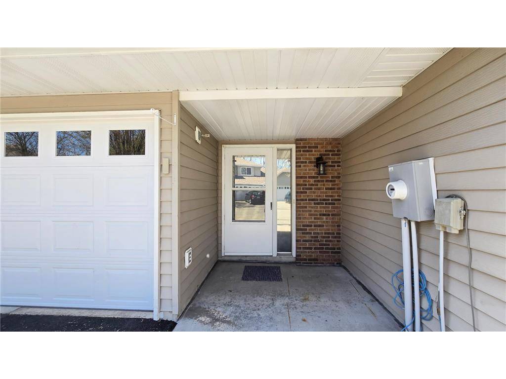 1214 Island DR, Forest Lake, MN 55025