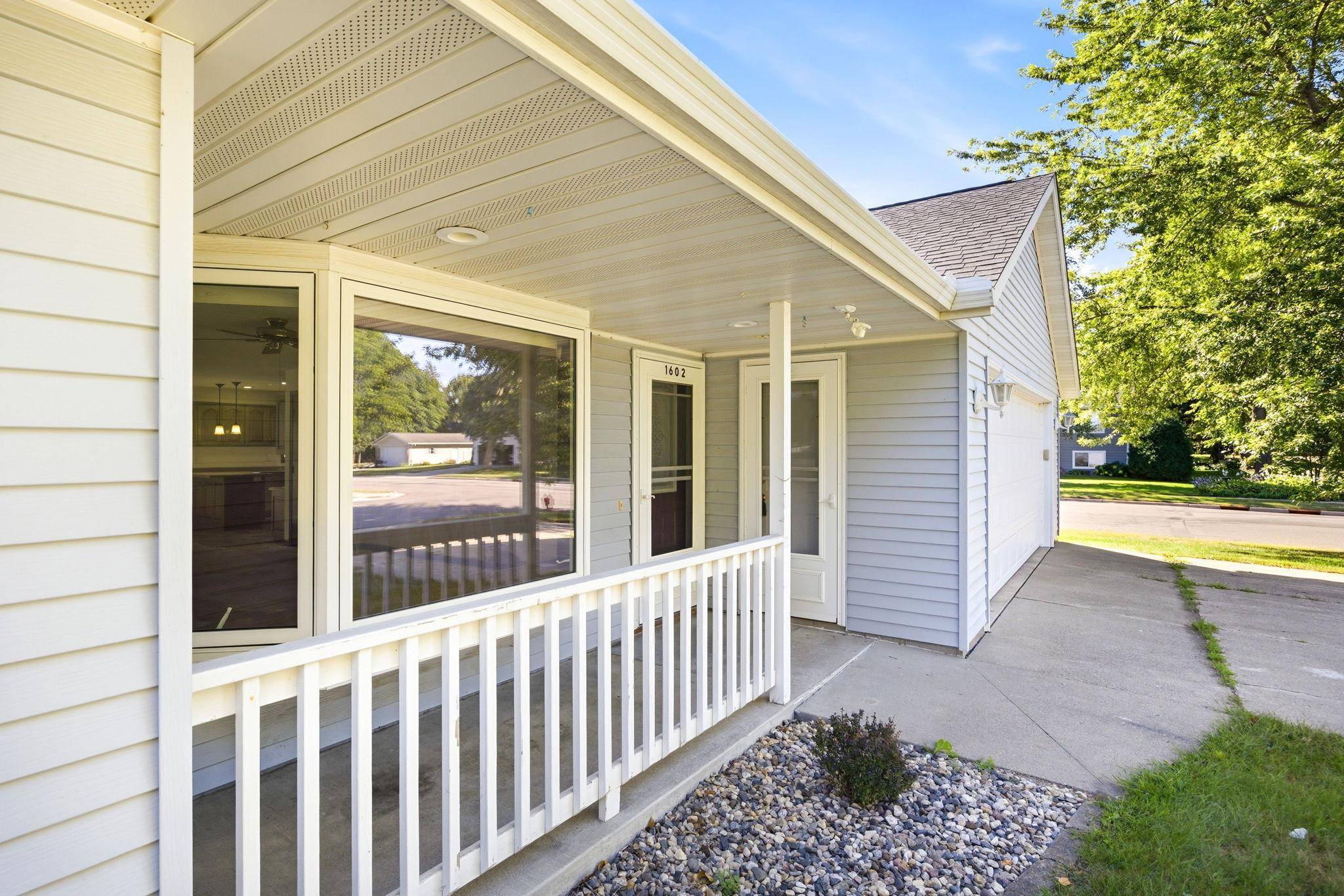 1602 Mcleod AVE N, Glencoe, MN 55336