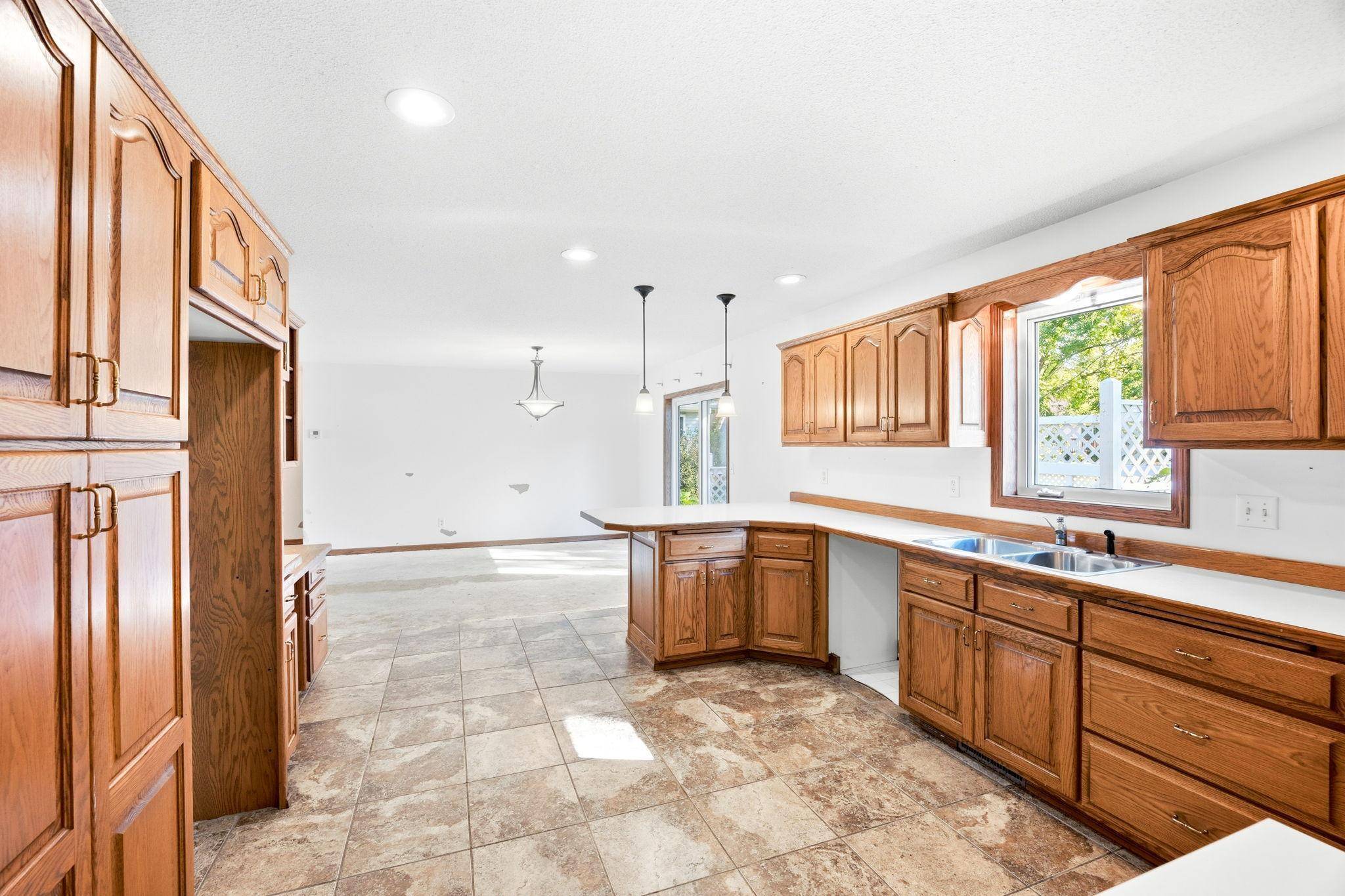 1602 Mcleod AVE N, Glencoe, MN 55336