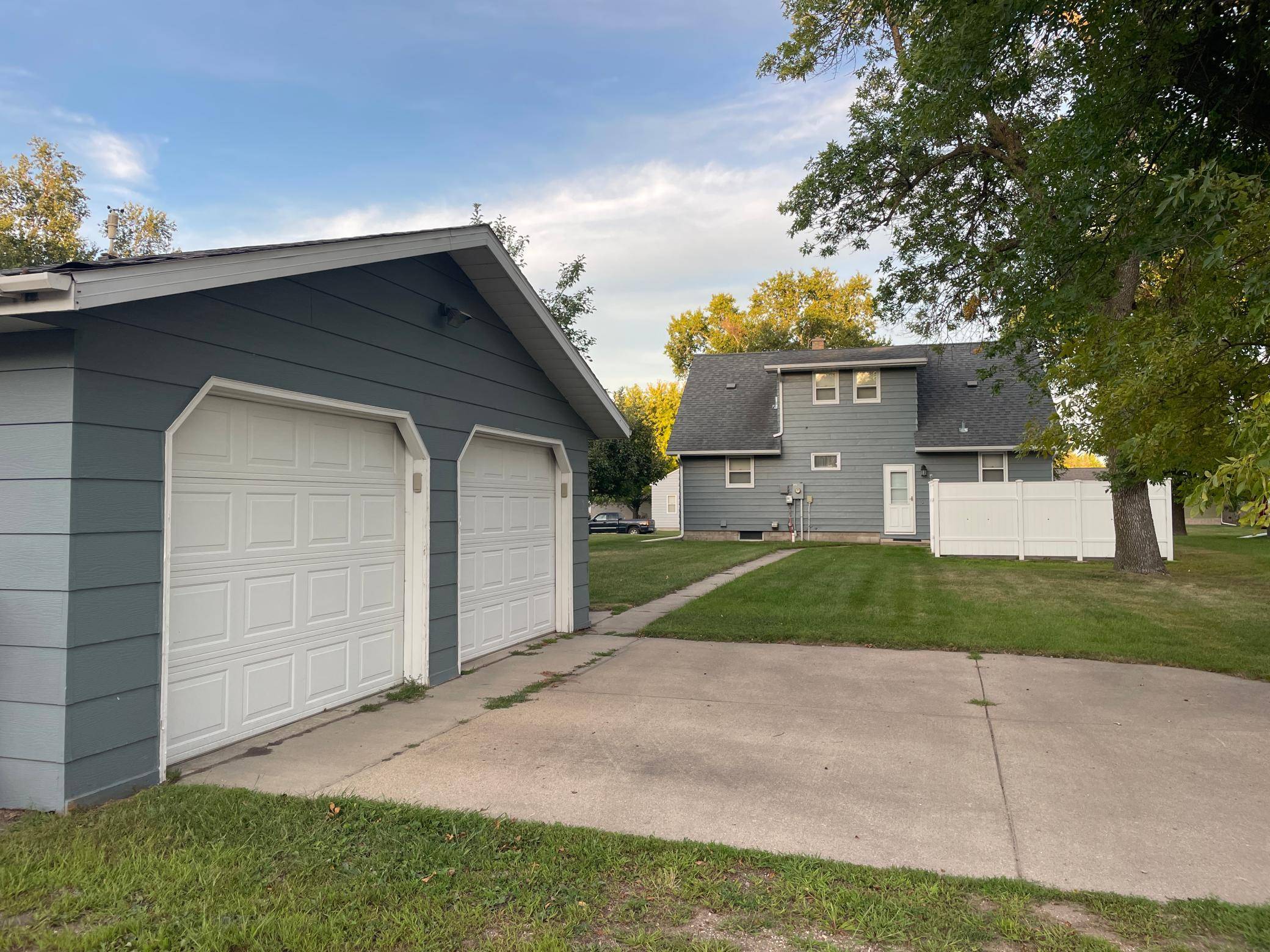 906 15th ST S, Benson, MN 56215