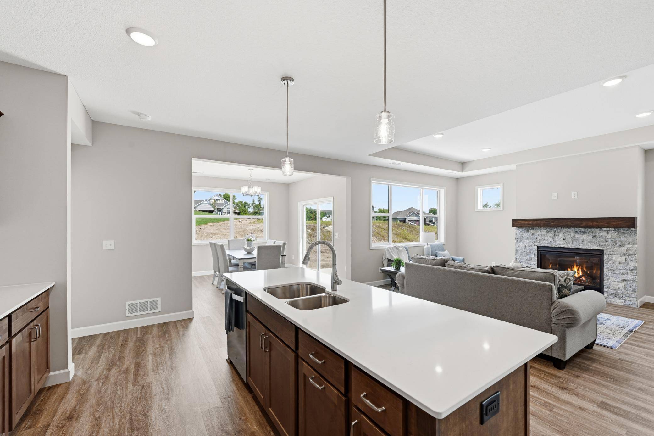 834 Walnut Grove LN, Hanover, MN 55341