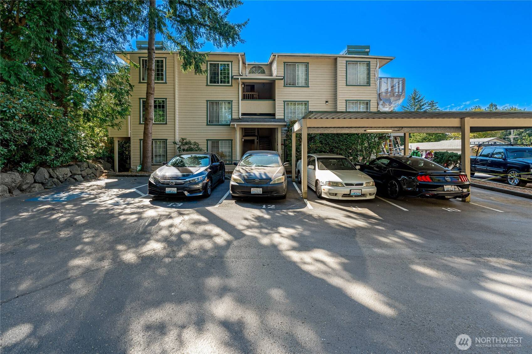 17624 1st AVE S #A302, Burien, WA 98148